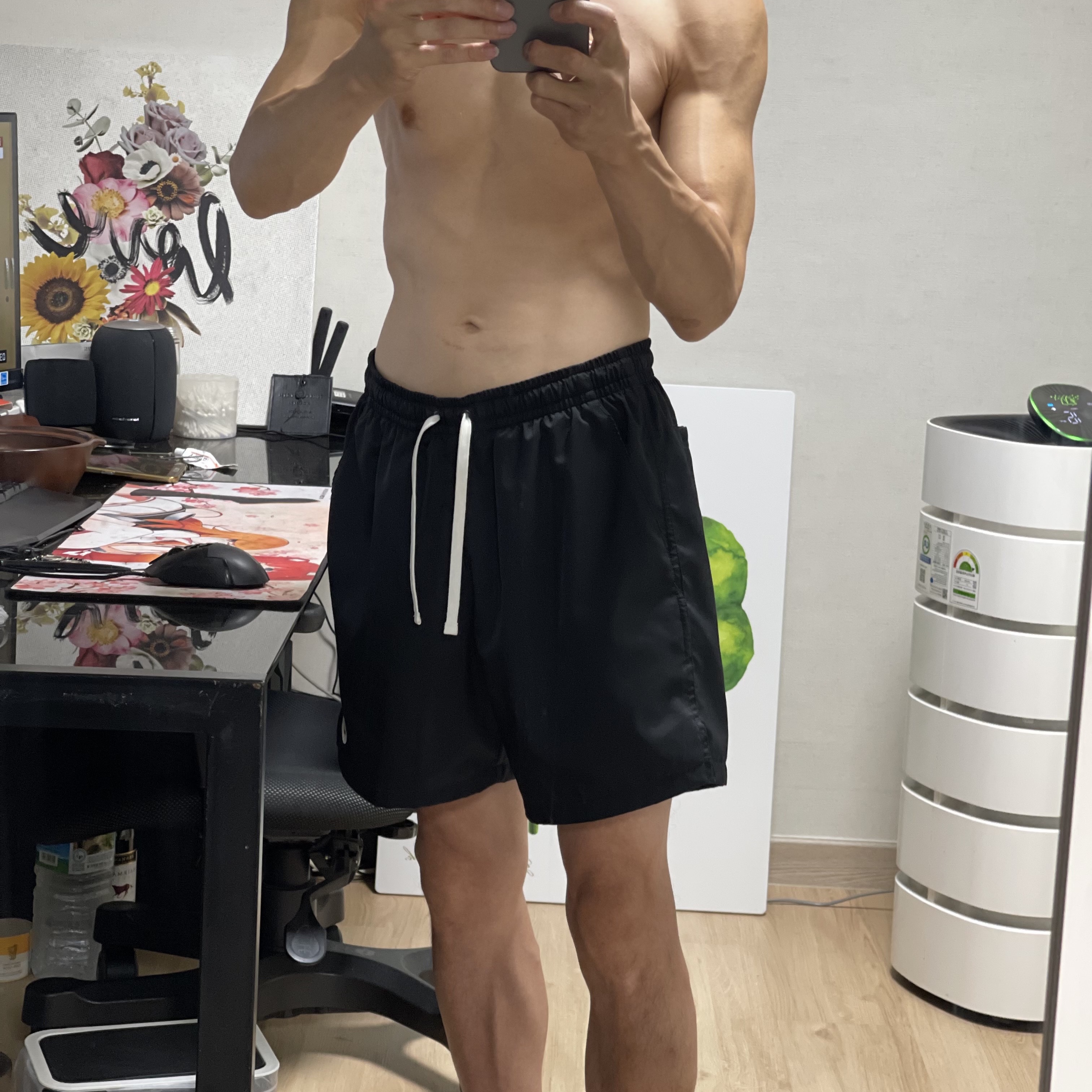 Essentials Sweatshorts Heather Oatmeal - 21SS, Jordan 1 x Travis Scott Retro Low OG SP Mocha 착용 스타일 - 2