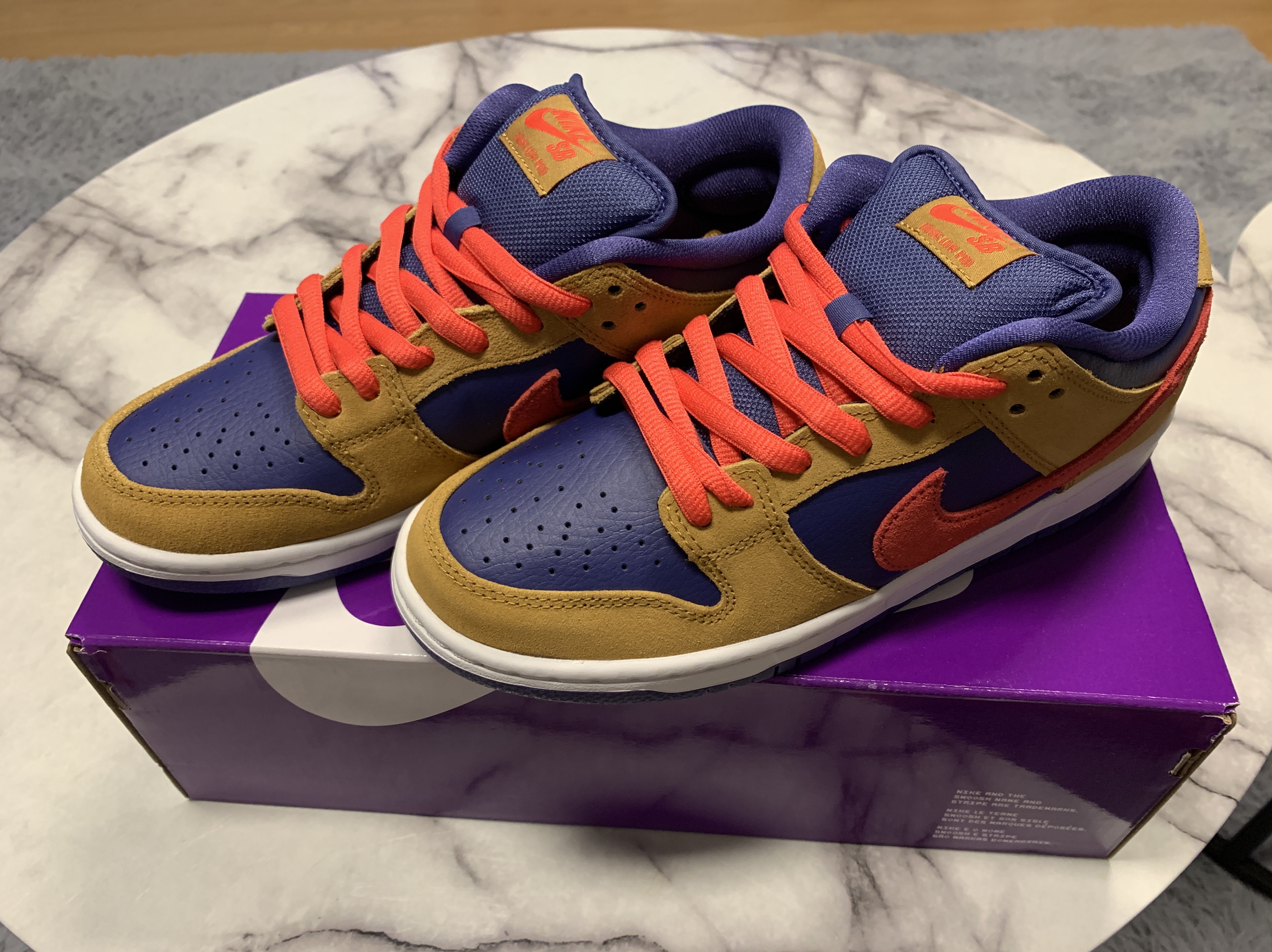Nike SB Dunk Low Pro Wheat and Purple 착용 스타일 - 3