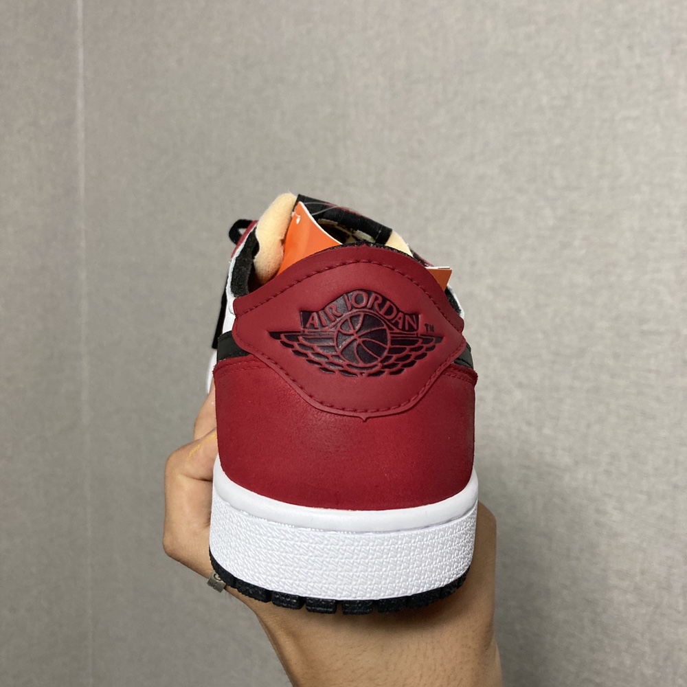 Jordan 1 Low OG Ghost Green 착용 스타일 - 2