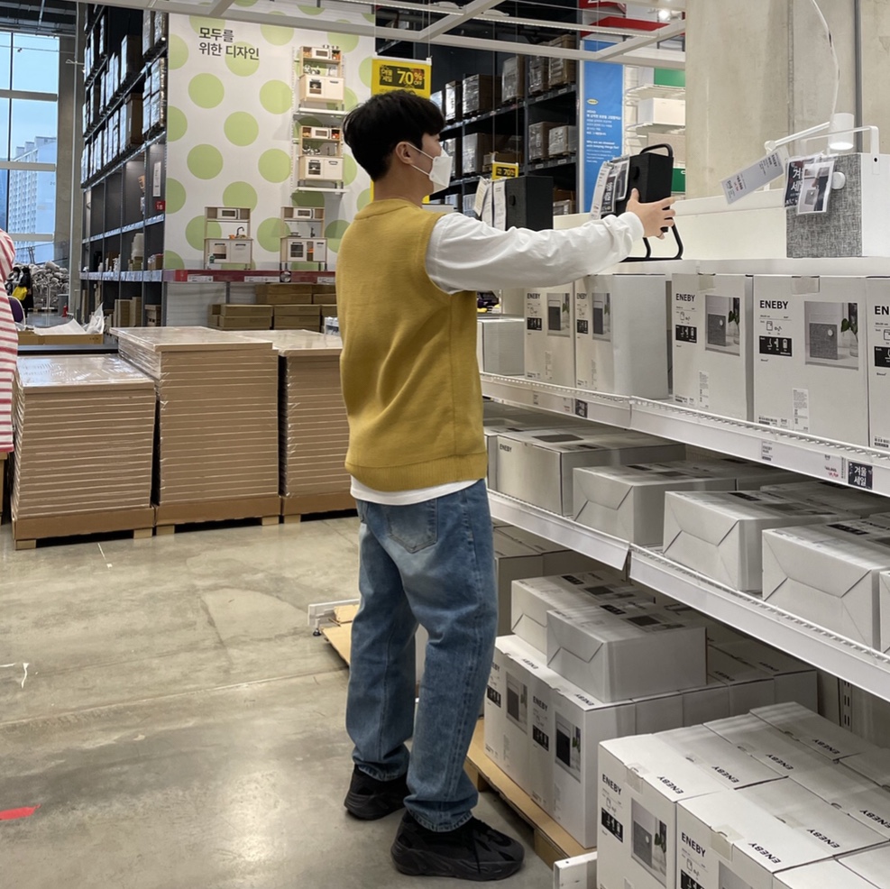 Adidas Yeezy Boost 700 V2 Vanta 2019 착용 스타일