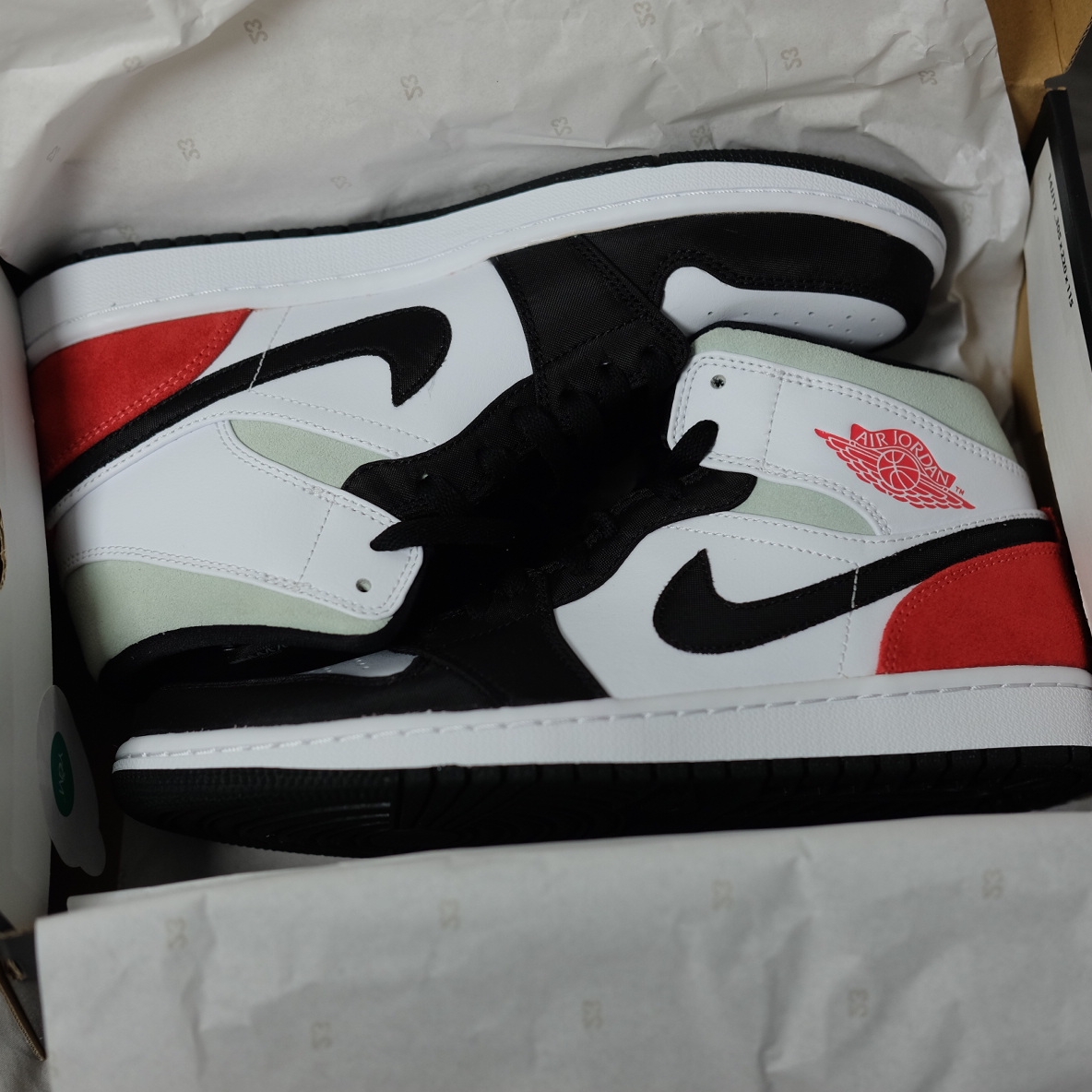 Jordan 1 Mid SE Track Red 착용 스타일 - 3