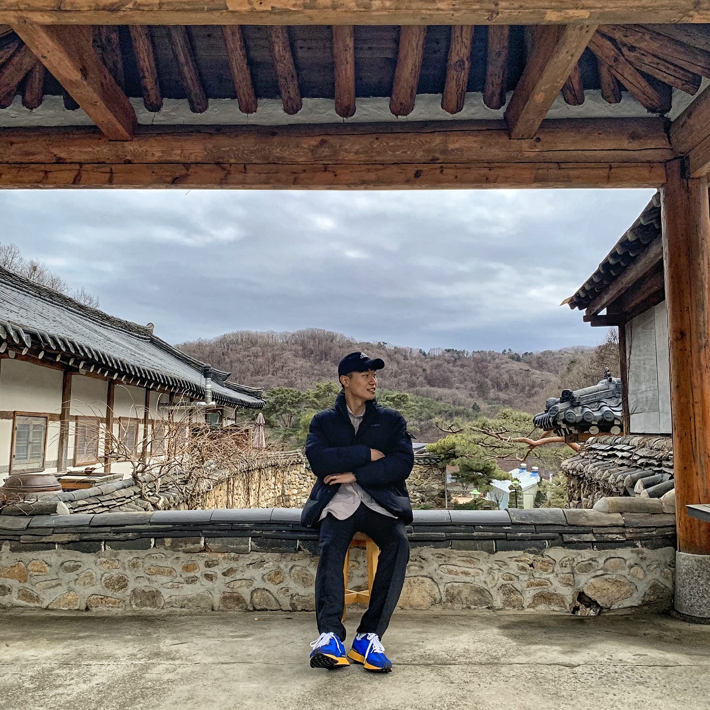New Balance 327 Blue 착용 스타일