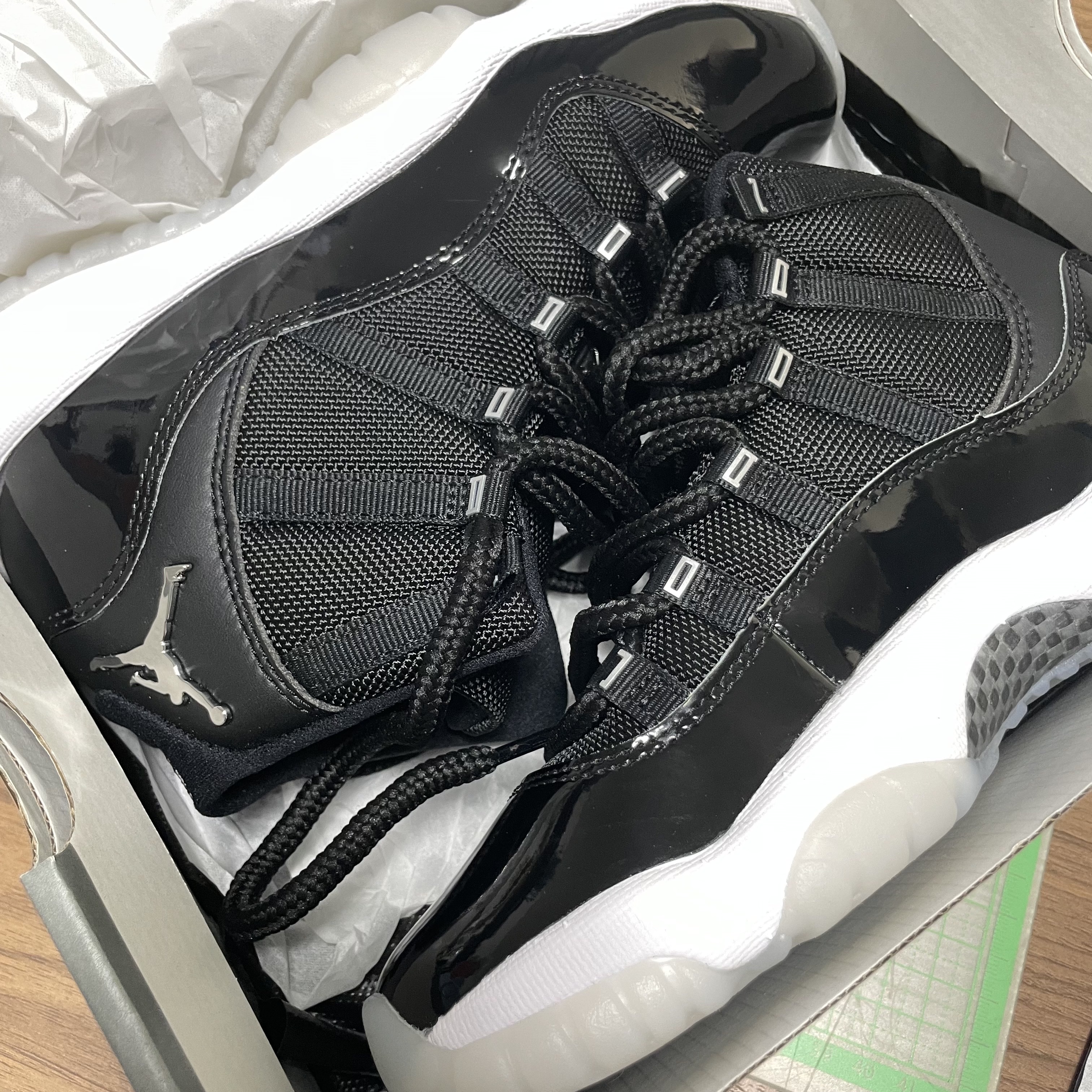 (GS) Jordan 11 Retro Jubilee 착용 스타일
