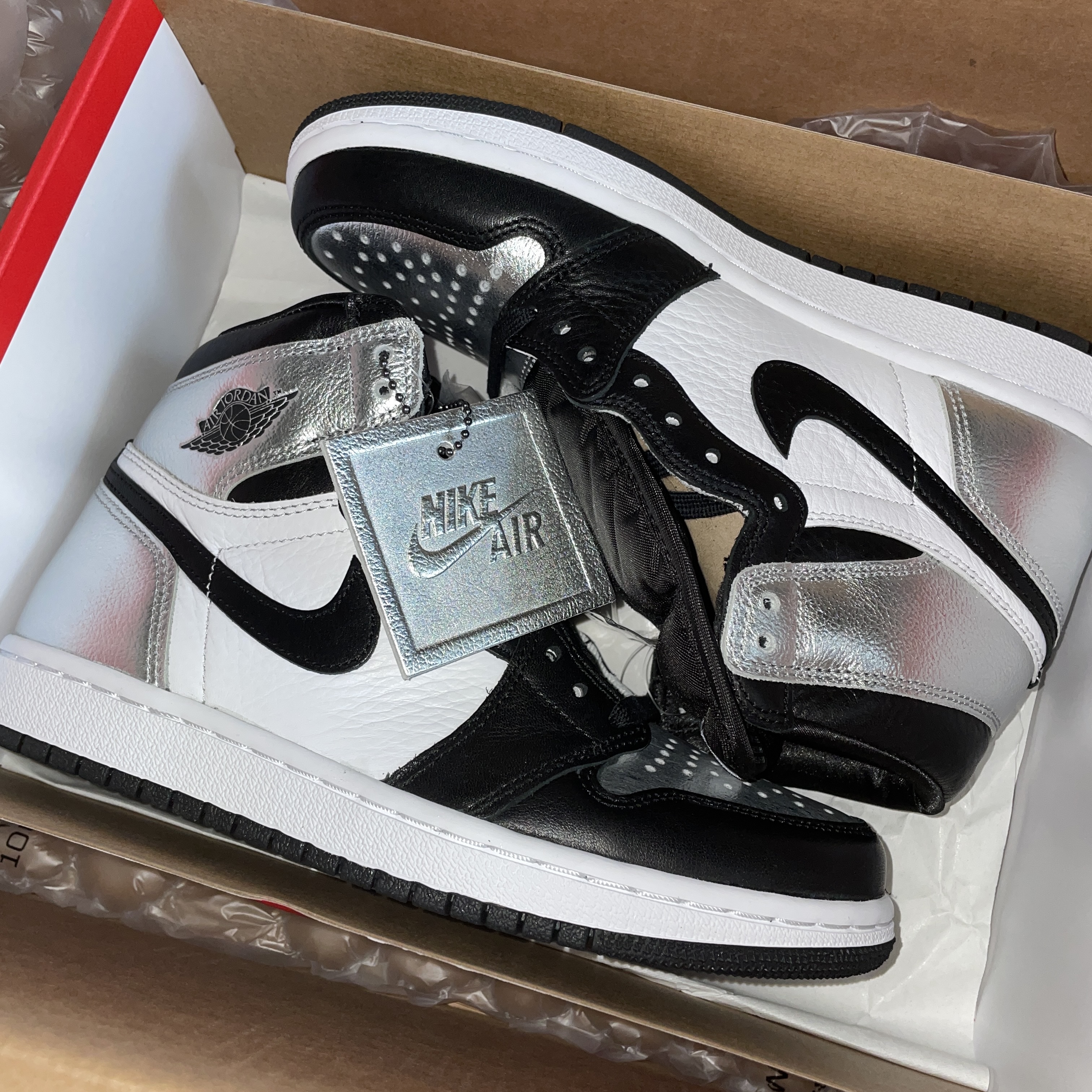 (W) Jordan 1 Retro High OG Silver Toe 착용 스타일 - 1