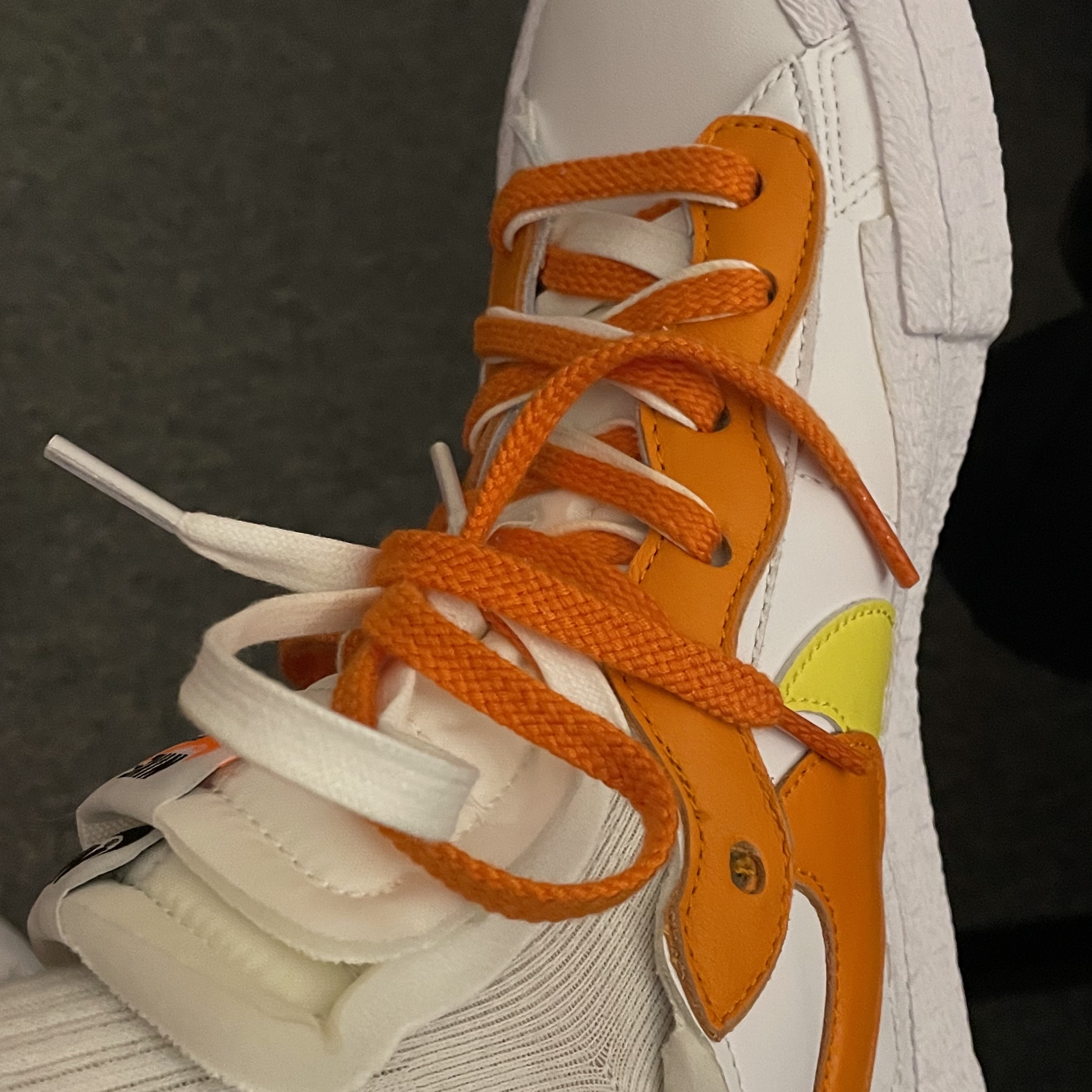 Nike x Sacai Blazer Low Magma Orange 착용 스타일 - 3