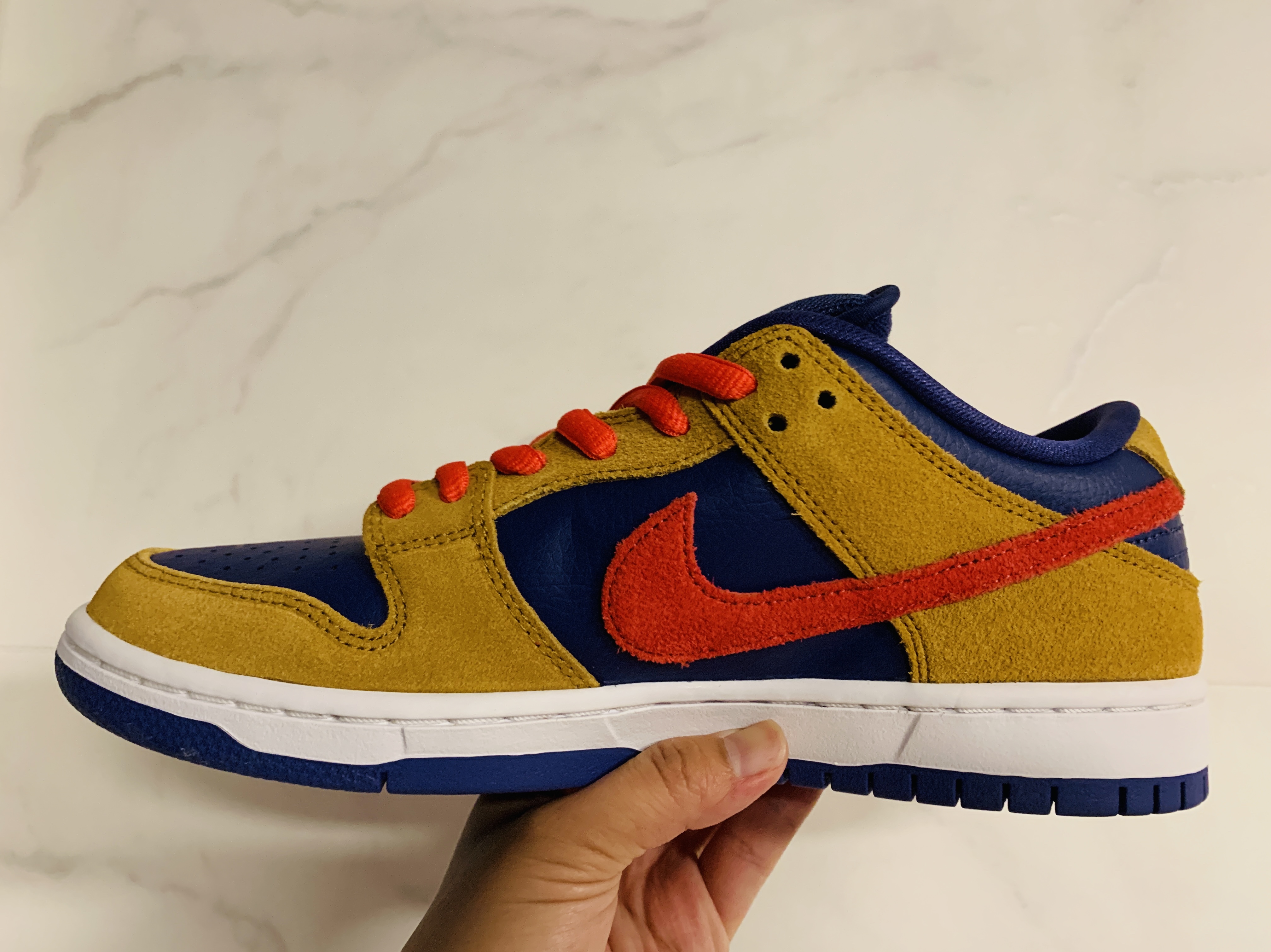 Nike SB Dunk Low Pro Wheat and Purple 착용 스타일 - 1