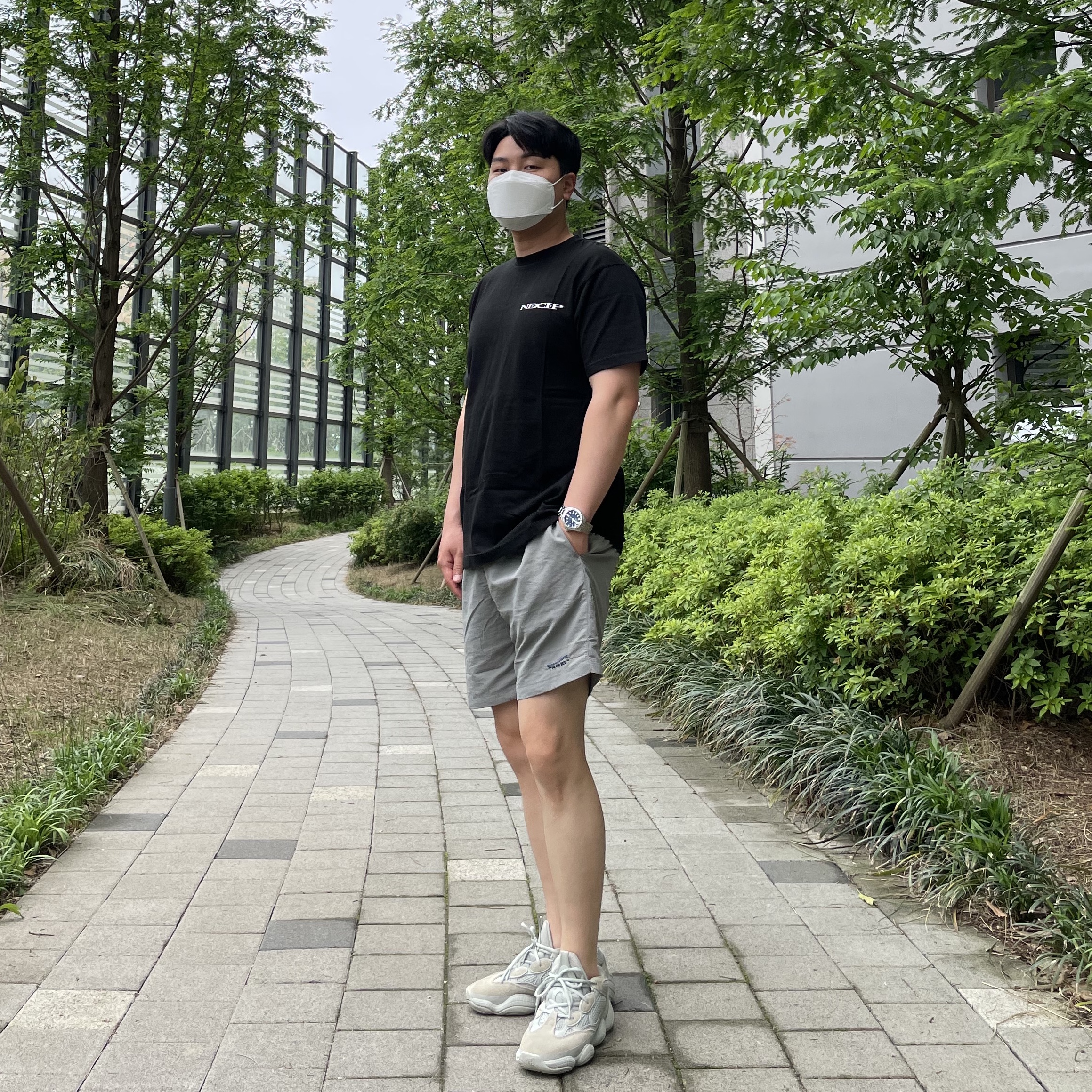 Adidas Yeezy 500 Salt 착용 스타일