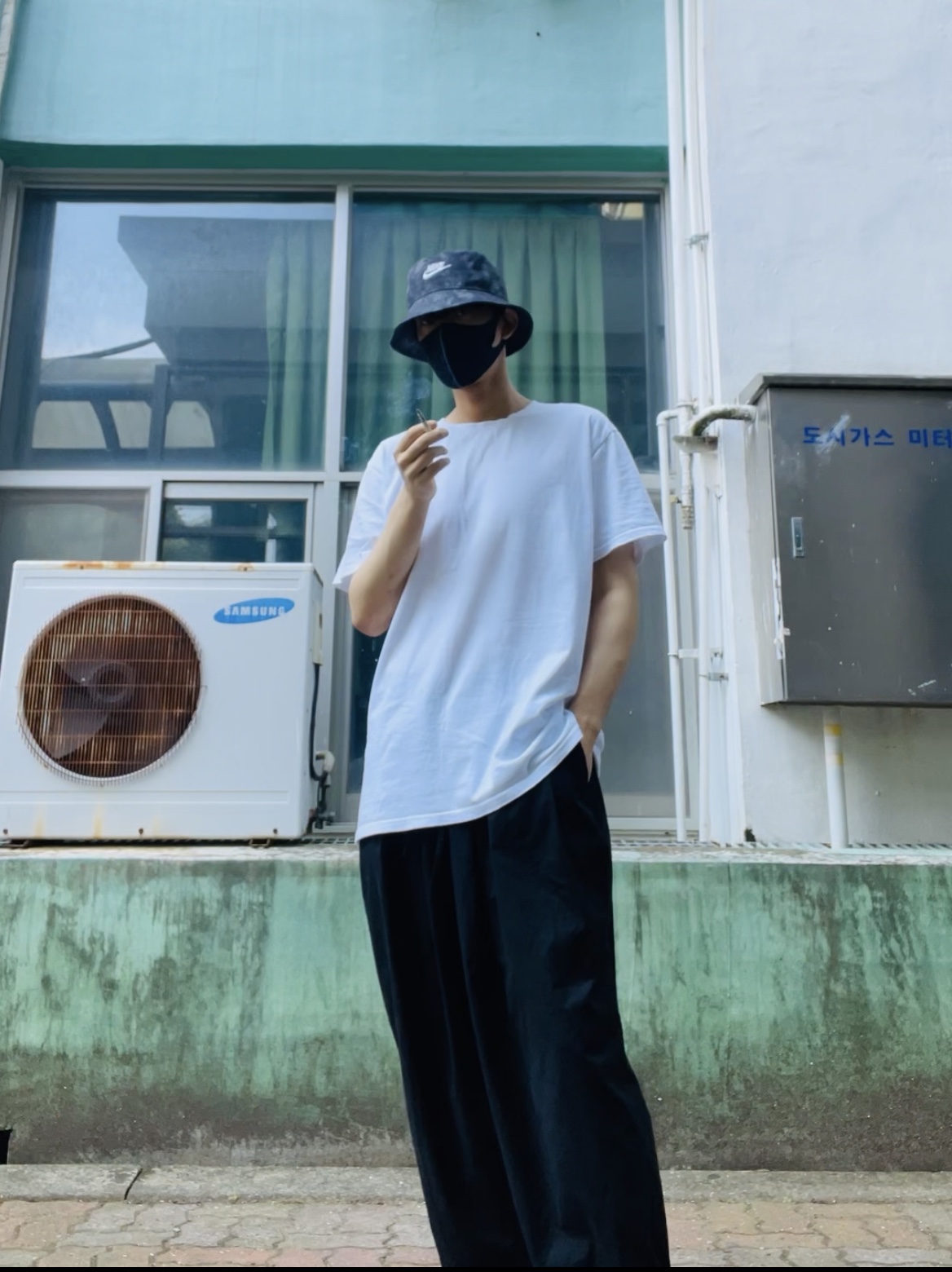 Nike Bucket Futura Tie-Dye Black, Nike x Stussy Benassi Slide Off Noir 착용 스타일