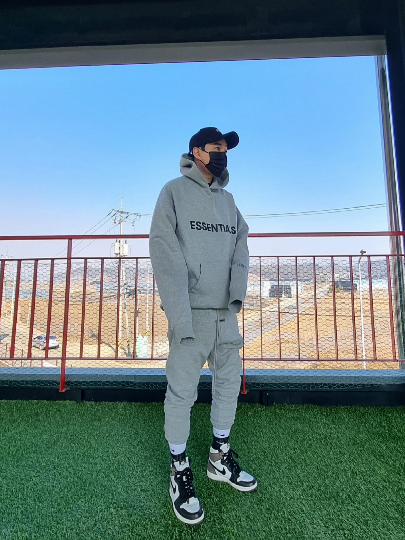 Essentials 3D Silicon Applique Pullover Hoodie Heather Oatmeal/Dark Heather Oatmeal - 20FW, Essentials Sweatpants Heather Oatmeal - 20FW 착용 스타일