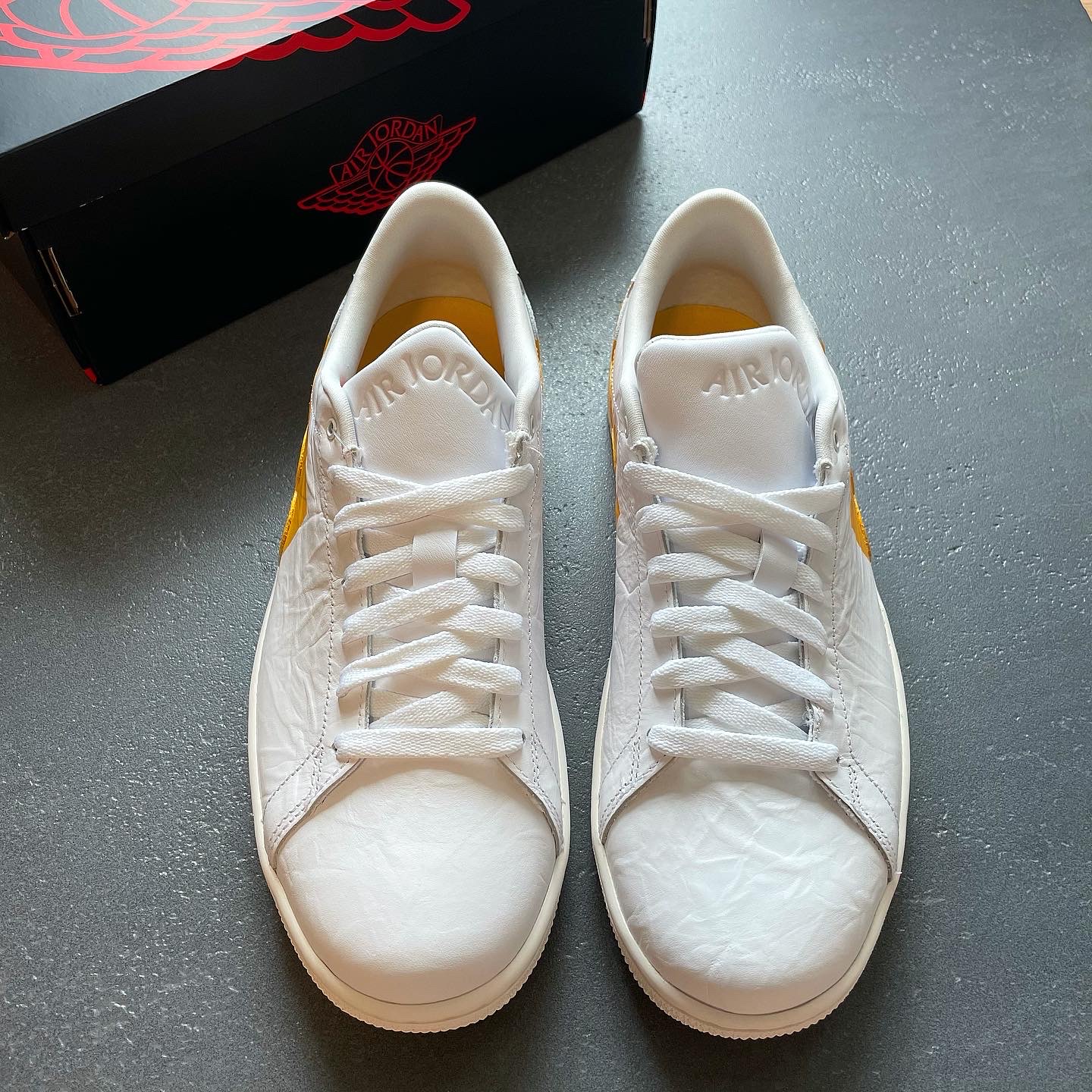 Jordan 1 Centre Court White University Gold 착용 스타일 - 2