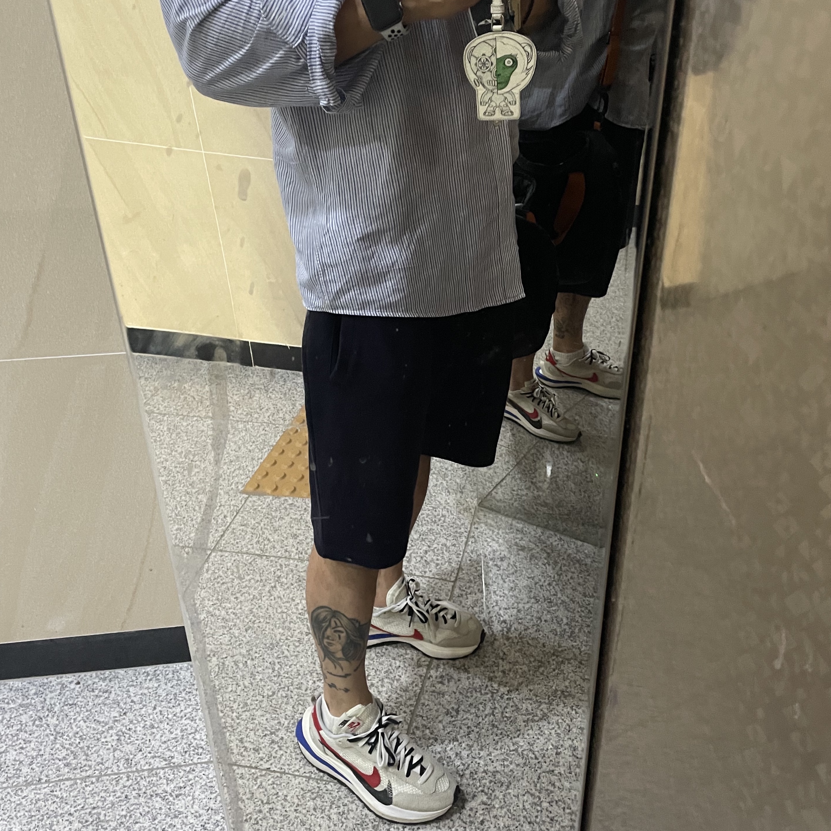 Nike x Sacai VaporWaffle Royal Fuchsia 착용 스타일