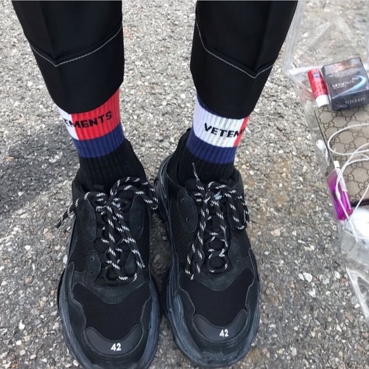 Balenciaga Triple S Trainer Triple Black 착용 스타일