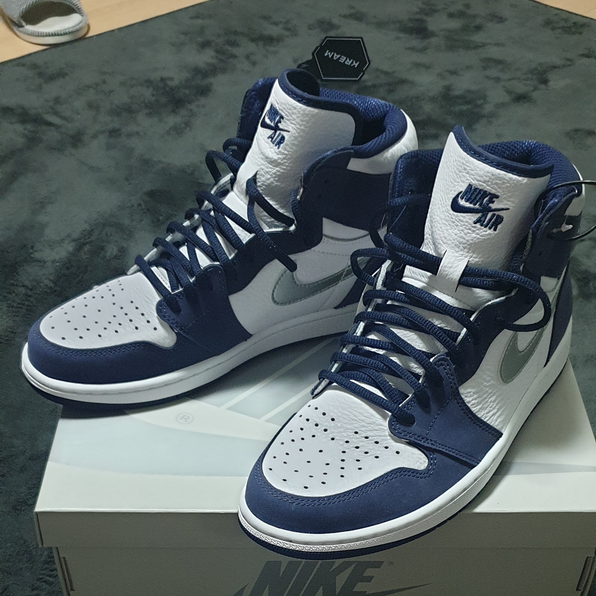 Jordan 1 Retro High OG CO.JP Midnight Navy 착용 스타일