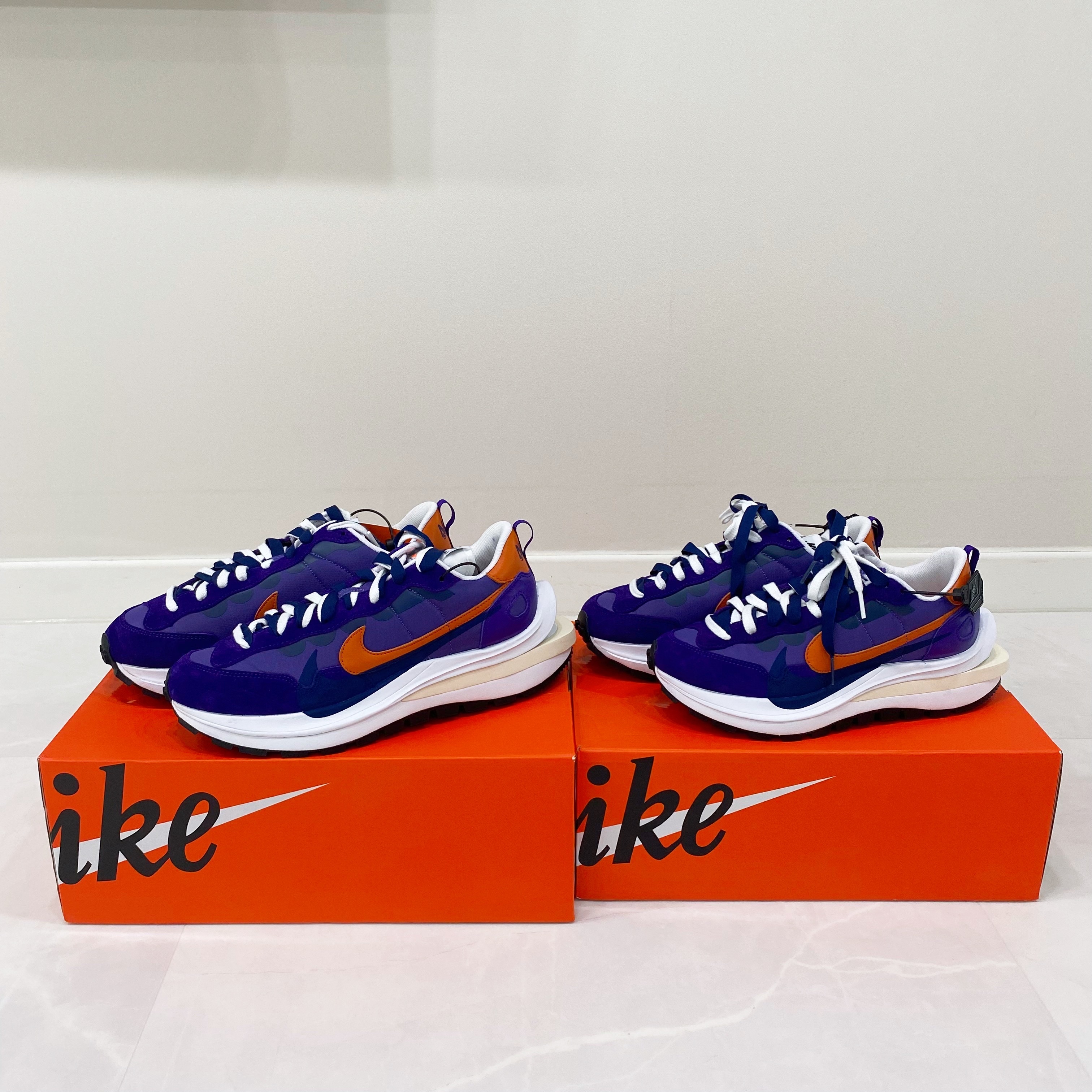 Nike x Sacai VaporWaffle Dark Iris 착용 스타일 - 2