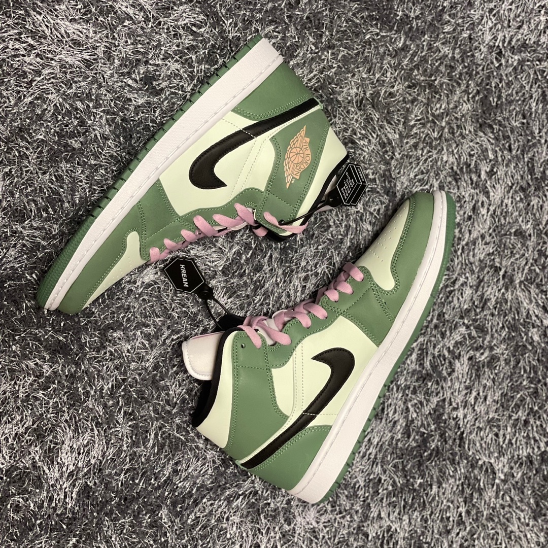 (W) Jordan 1 Mid SE Dutch Green 착용 스타일 - 2