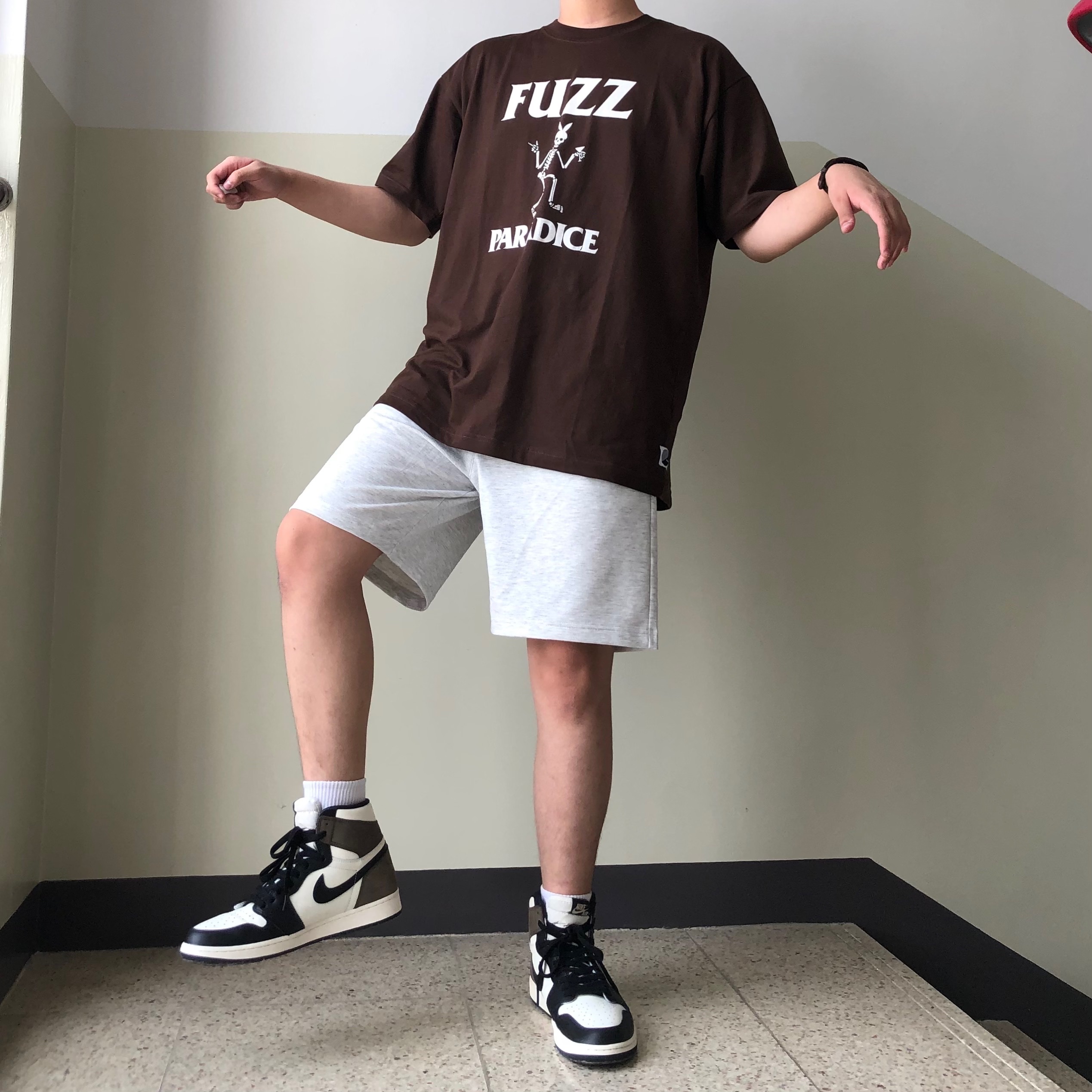 Jordan 1 Retro High OG Black Mocha 착용 스타일