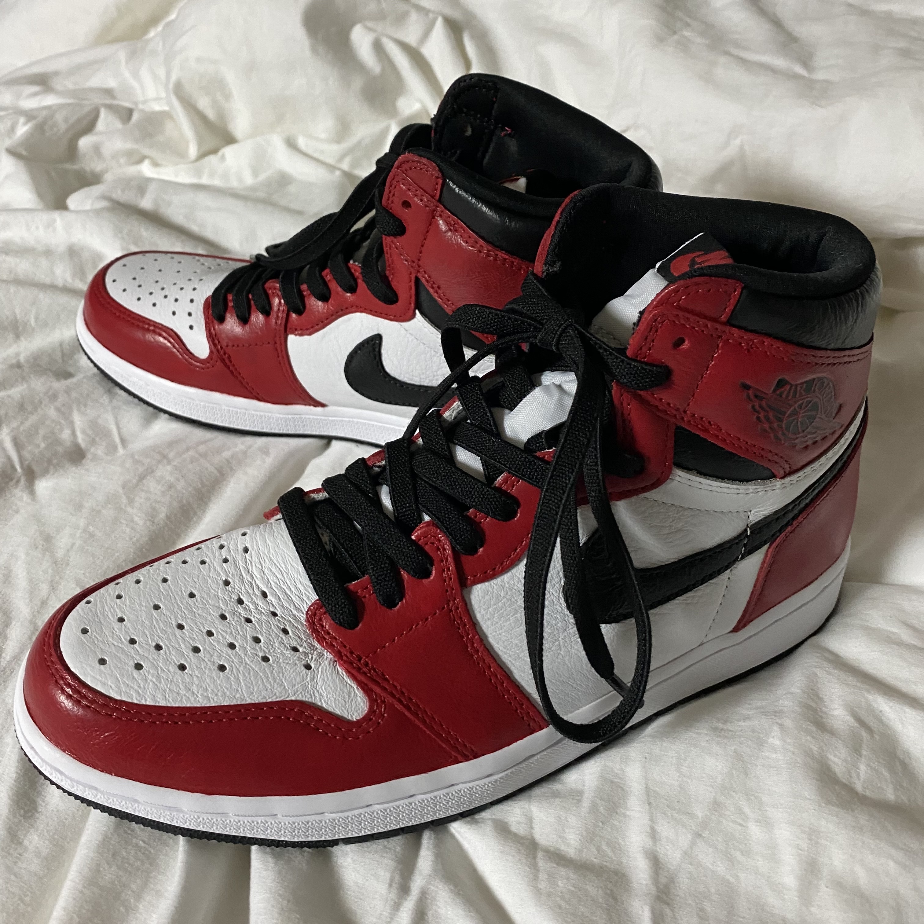 Jordan 1 Retro High OG Light Fusion Red 착용 스타일 - 1