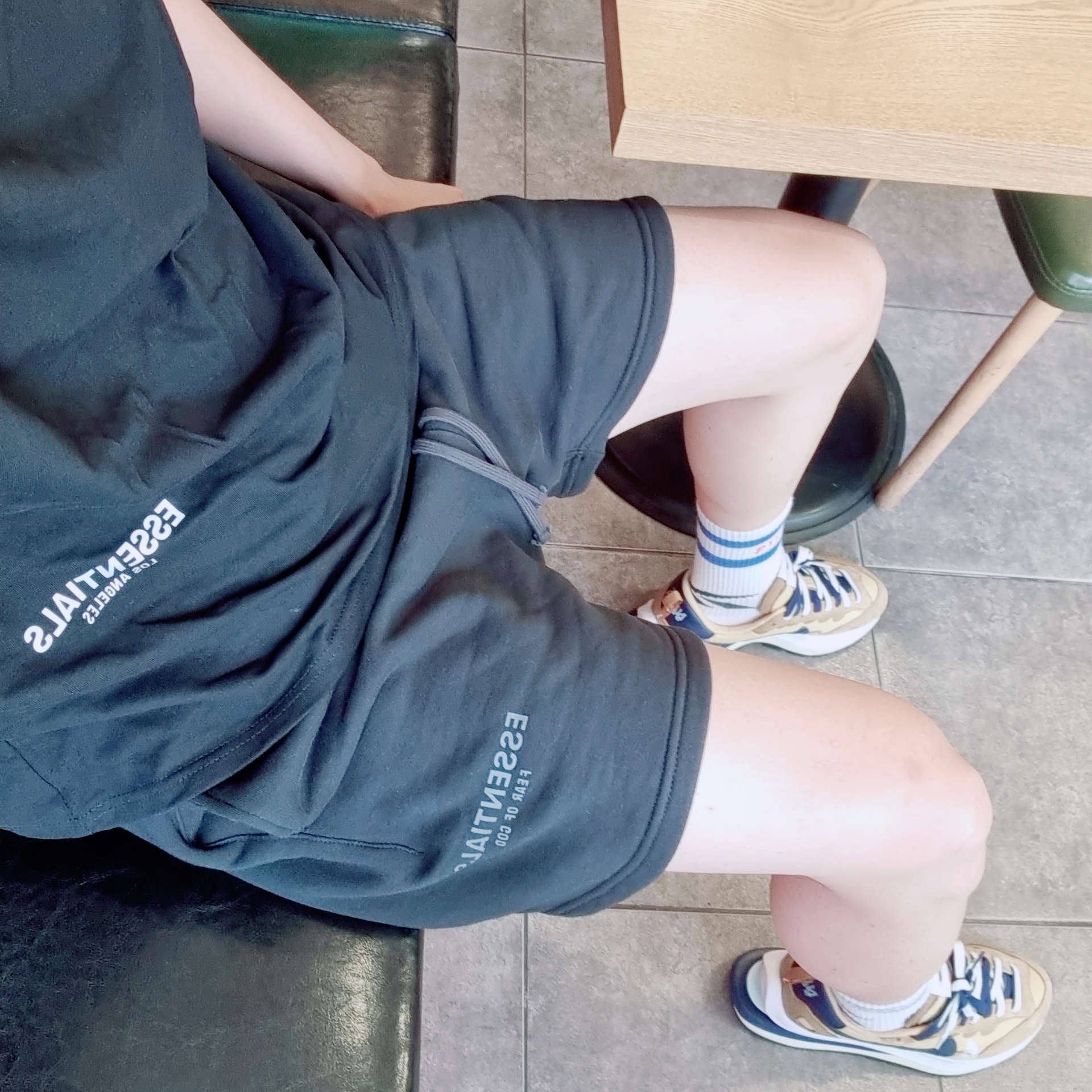 Nike x Sacai VaporWaffle Sesame and Blue Void, Essentials Sweatshorts Black - 21SS 착용 스타일