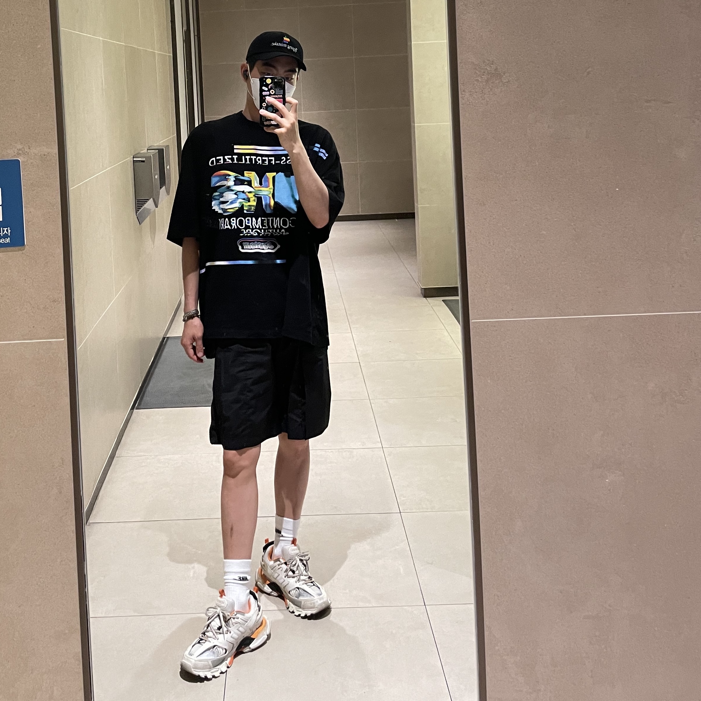 Balenciaga Track Sneakers White Orange 2019 착용 스타일