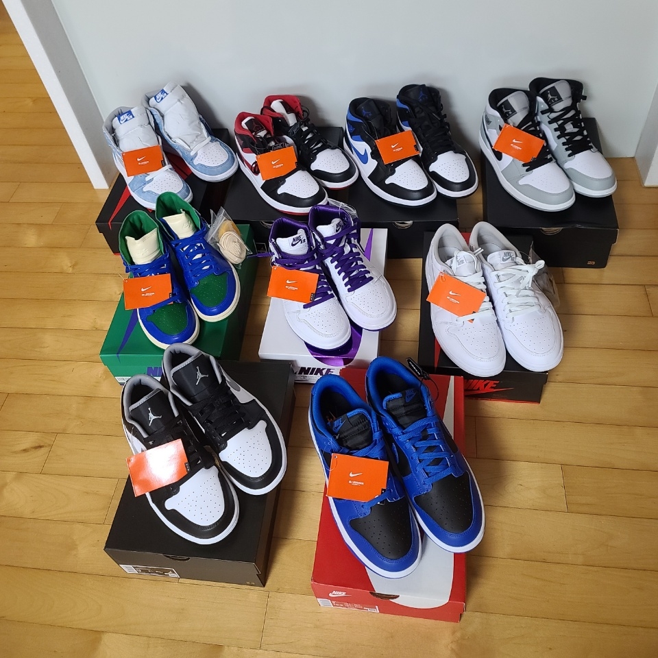 Jordan 1 Retro High OG Hyper Royal, Jordan 1 Low Black Particle Grey 착용 스타일