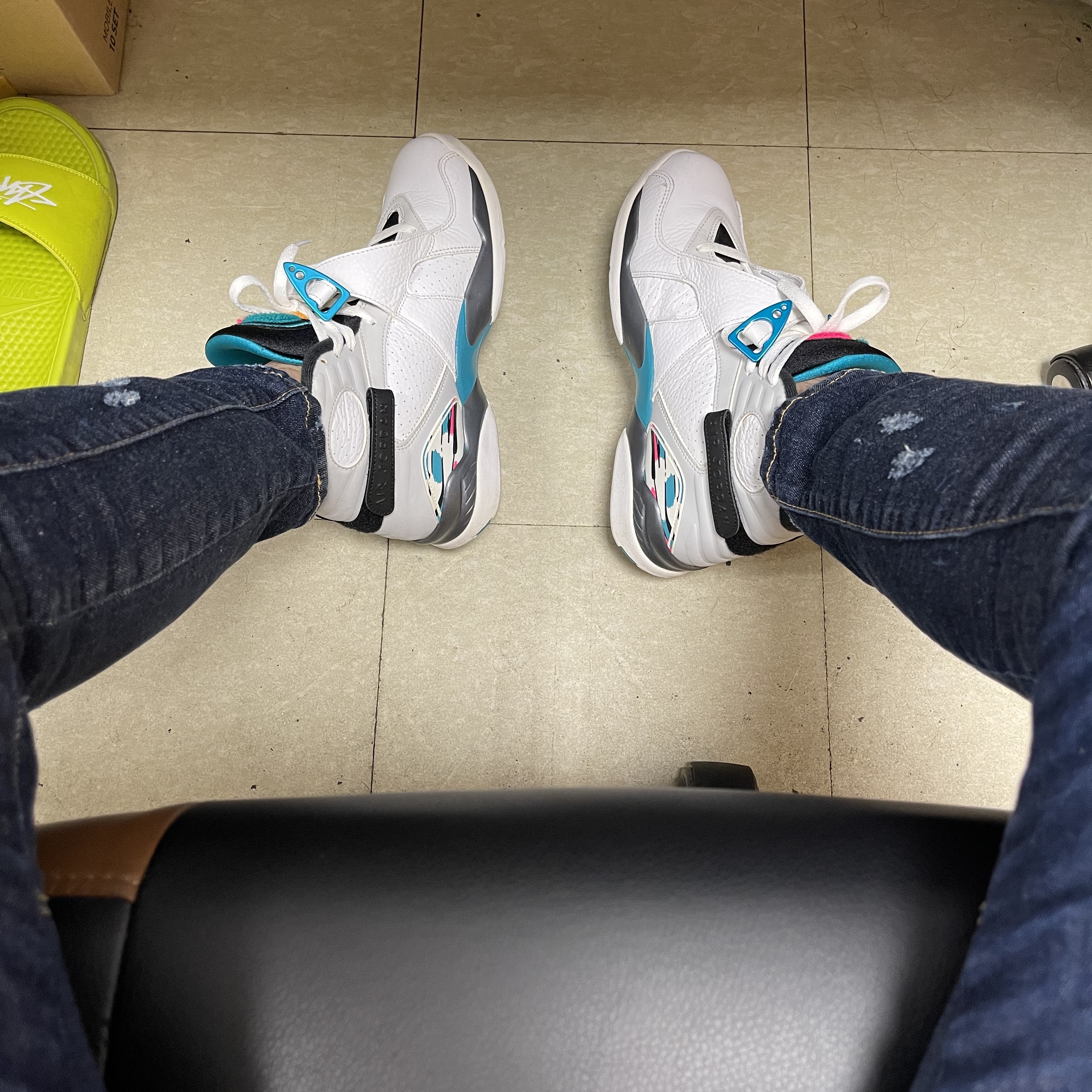 Jordan 8 Retro South Beach 착용 스타일