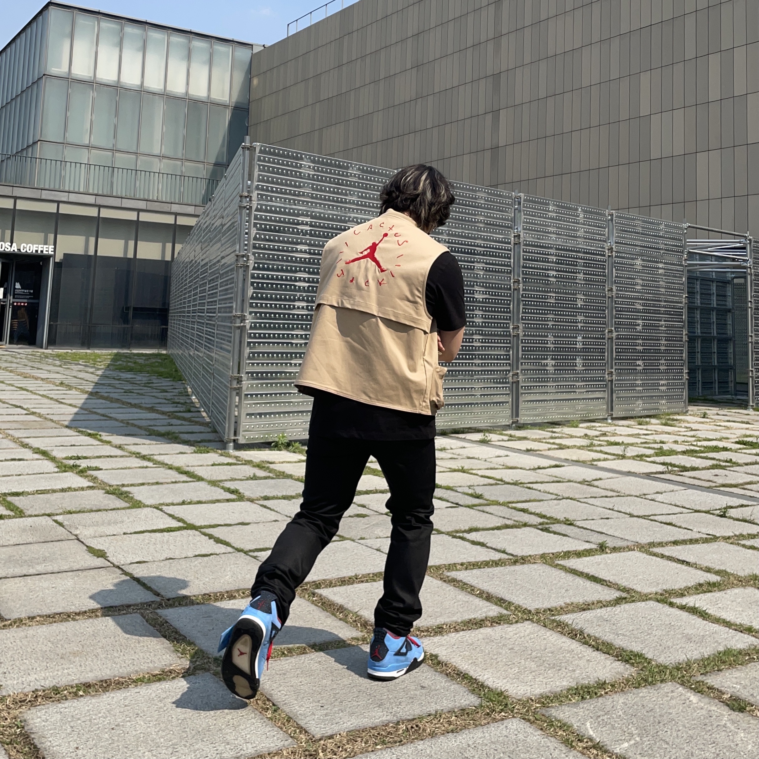 Jordan 4 x Travis Scott Retro Cactus Jack, Jordan x Travis Scott Utility Vest - Asia 착용 스타일 - 2