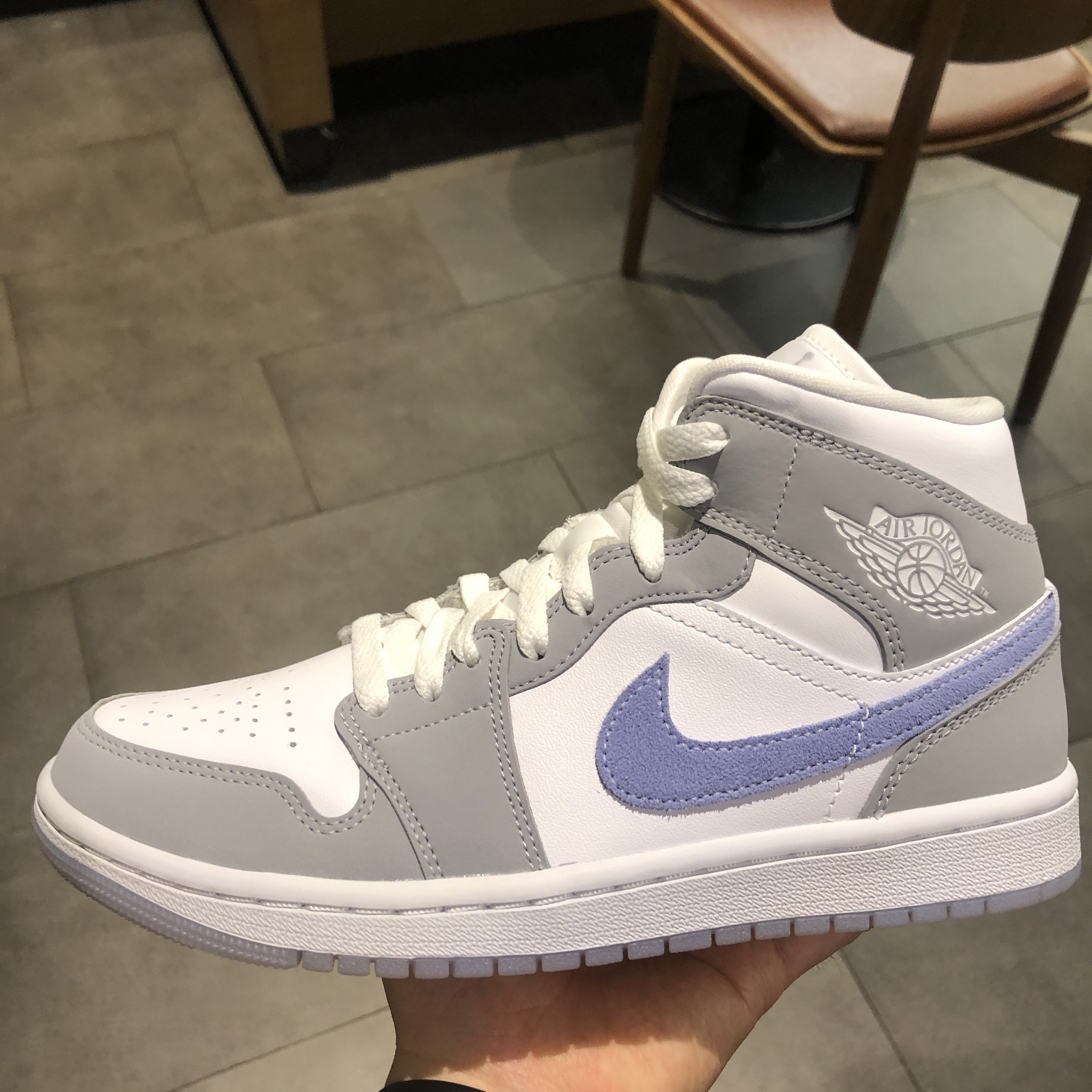 (W) Jordan 1 Mid Wolf Grey 착용 스타일 - 2