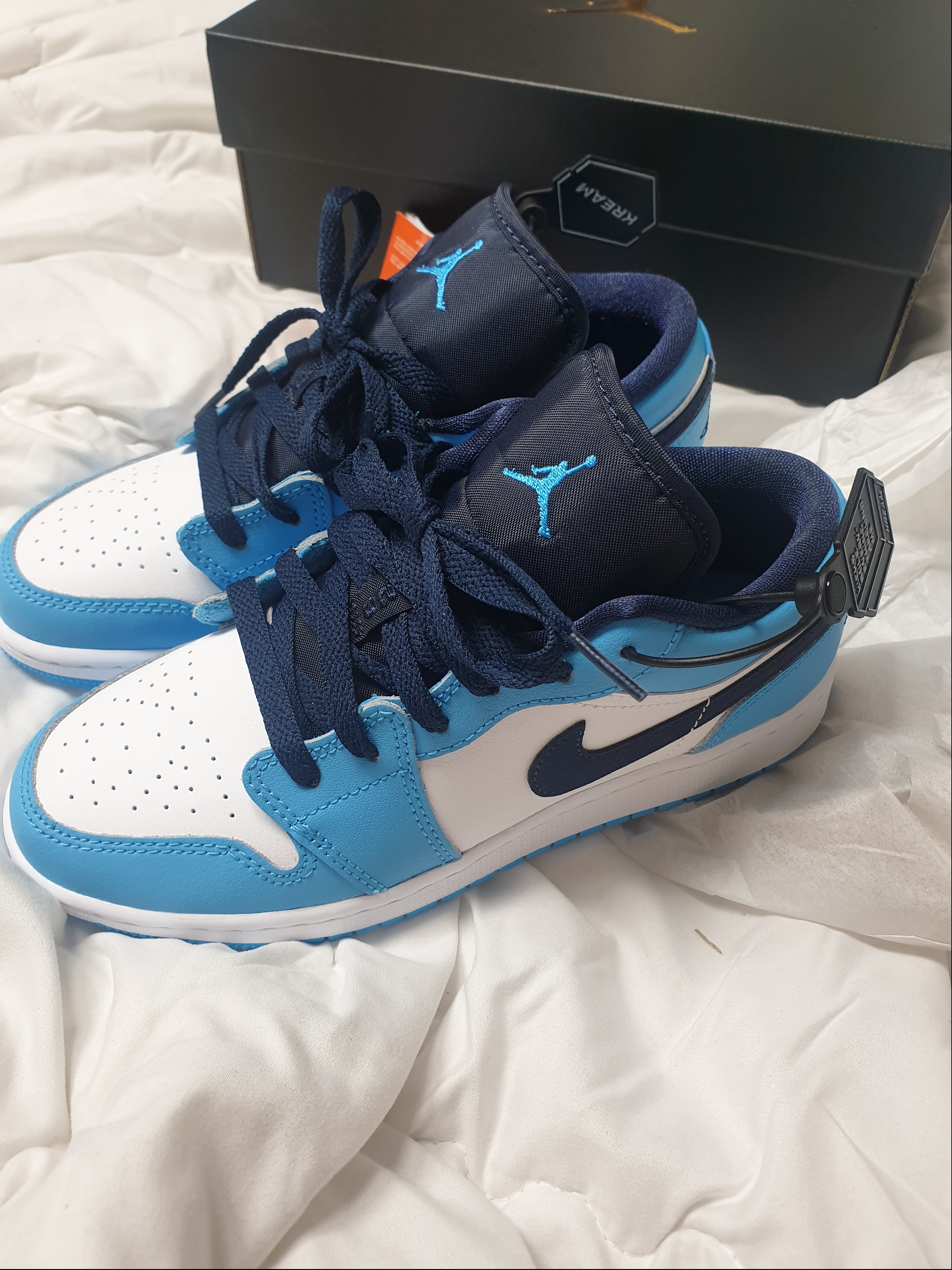 (GS) Jordan 1 Low Dark Powder Blue 착용 스타일 - 1