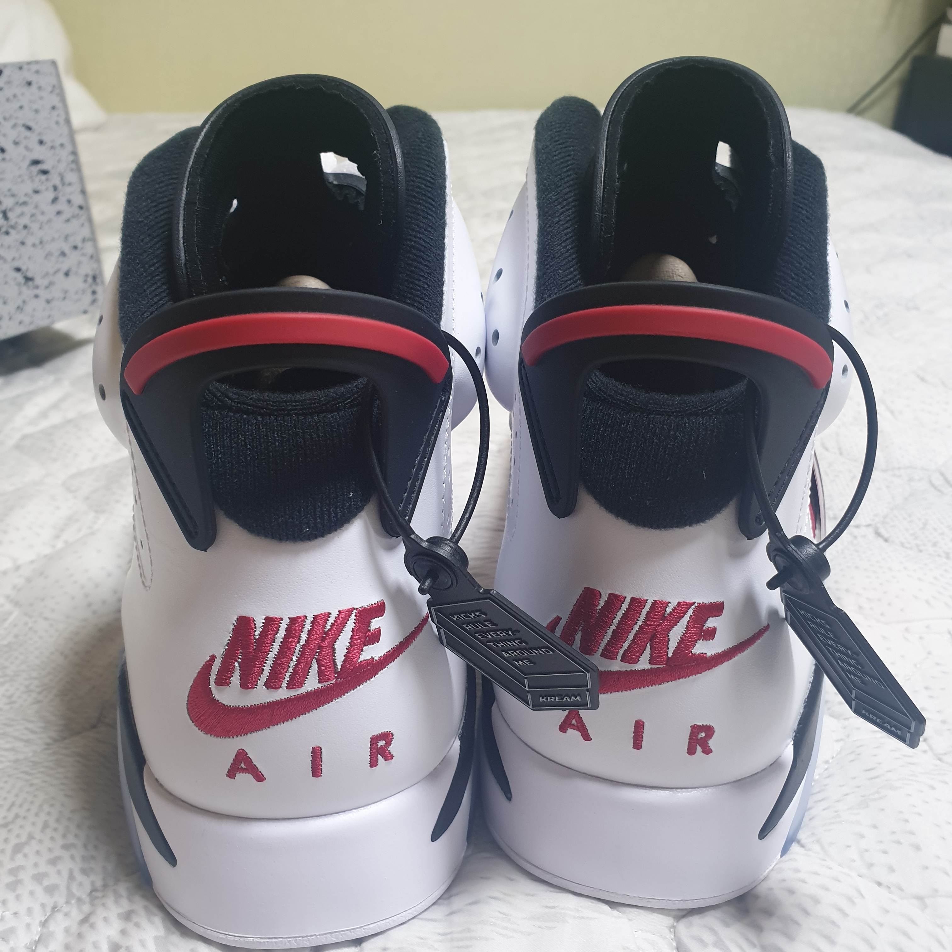 Jordan 6 Retro Carmine 2021 착용 스타일 - 5