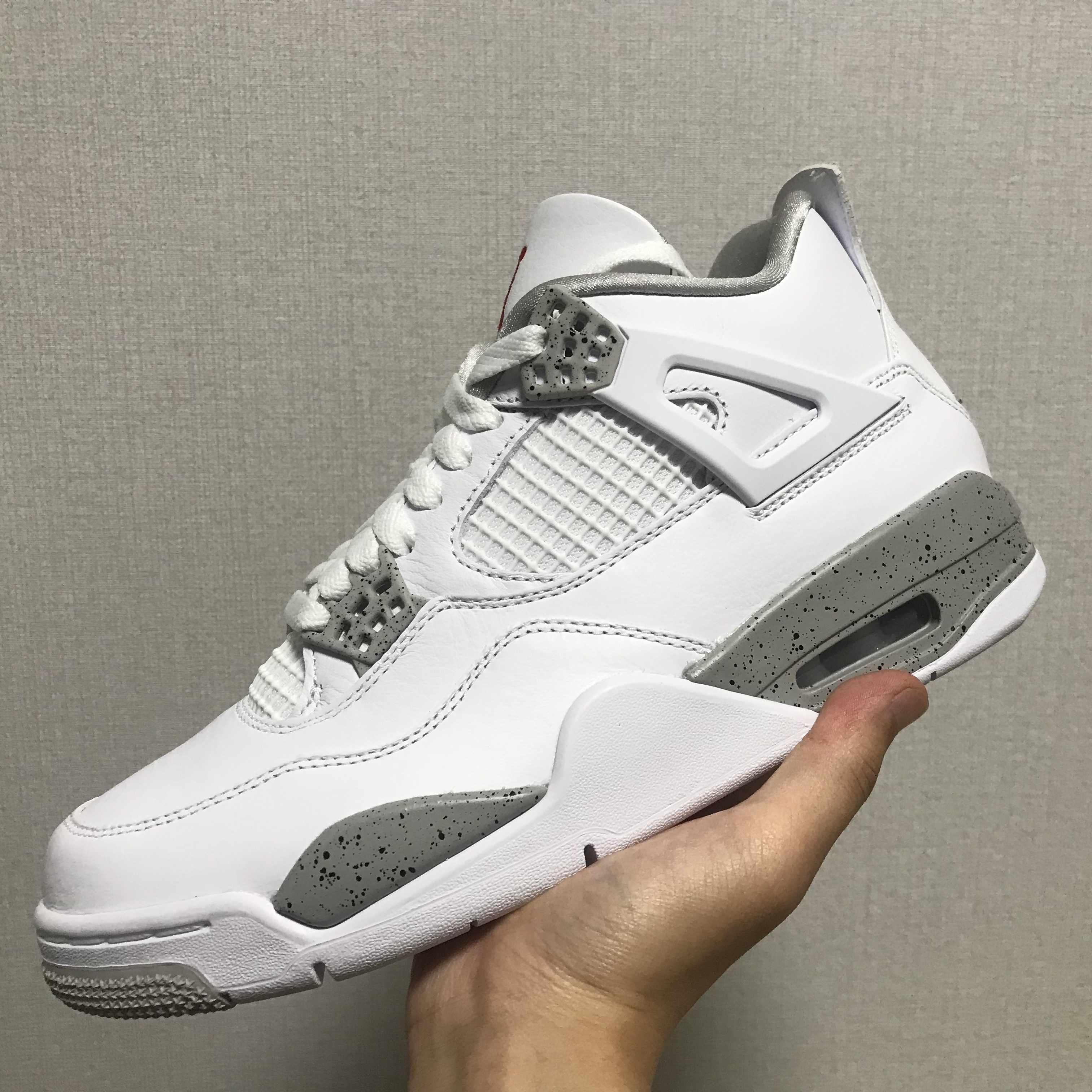 Jordan 4 Retro Tech White 착용 스타일