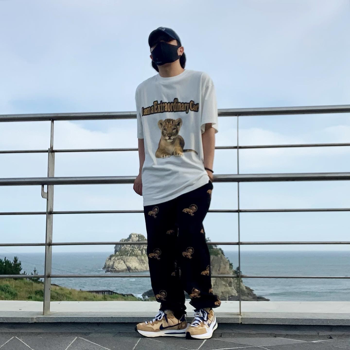 Nike x Sacai VaporWaffle Sesame and Blue Void 착용 스타일 - 1