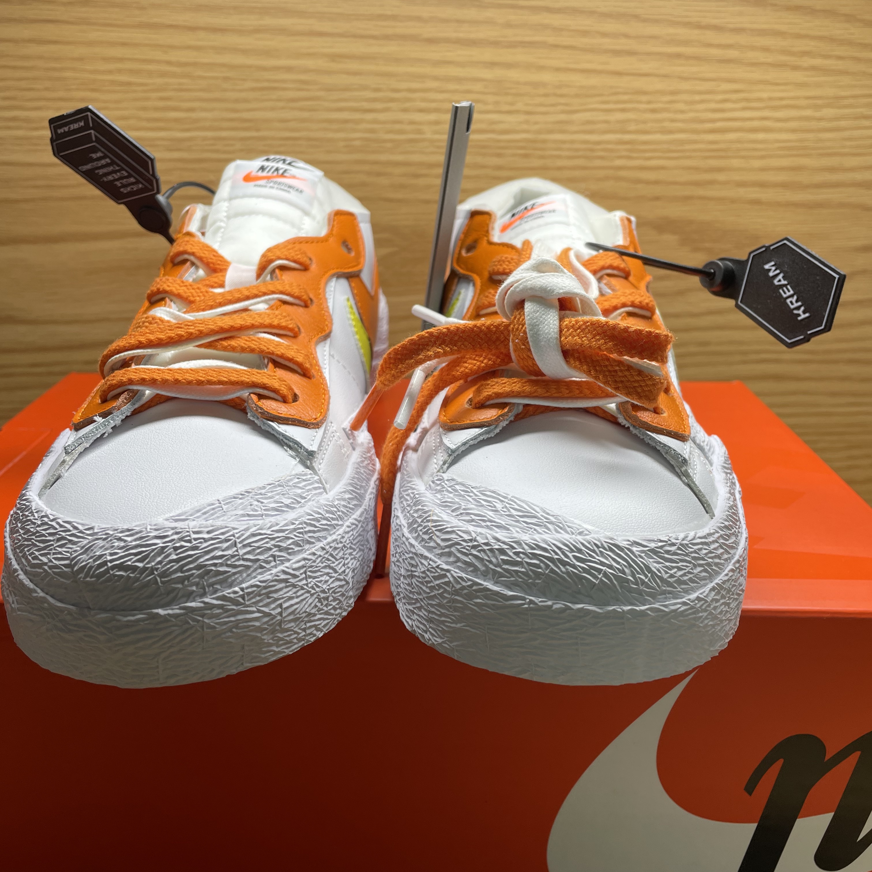 Nike x Sacai Blazer Low Magma Orange 착용 스타일 - 3