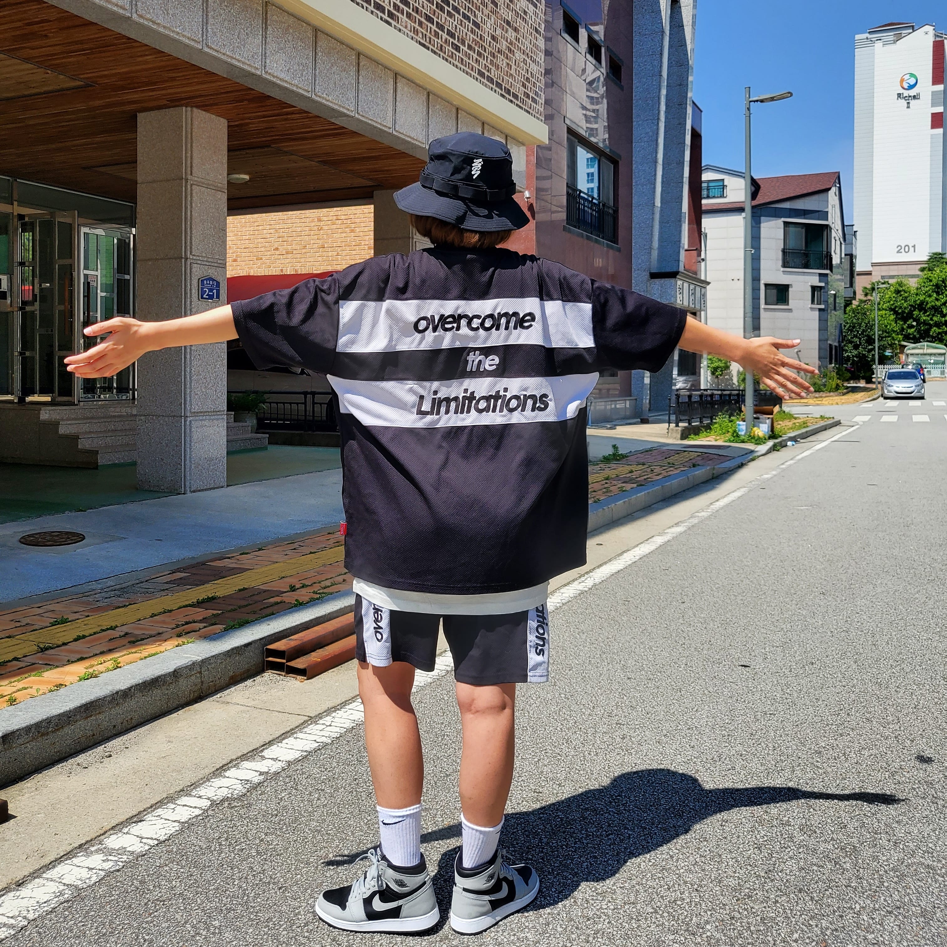 (GS) Jordan 1 Retro High OG Shadow 2.0, Jordan Zion Reversible Bucket Hat Black 착용 스타일