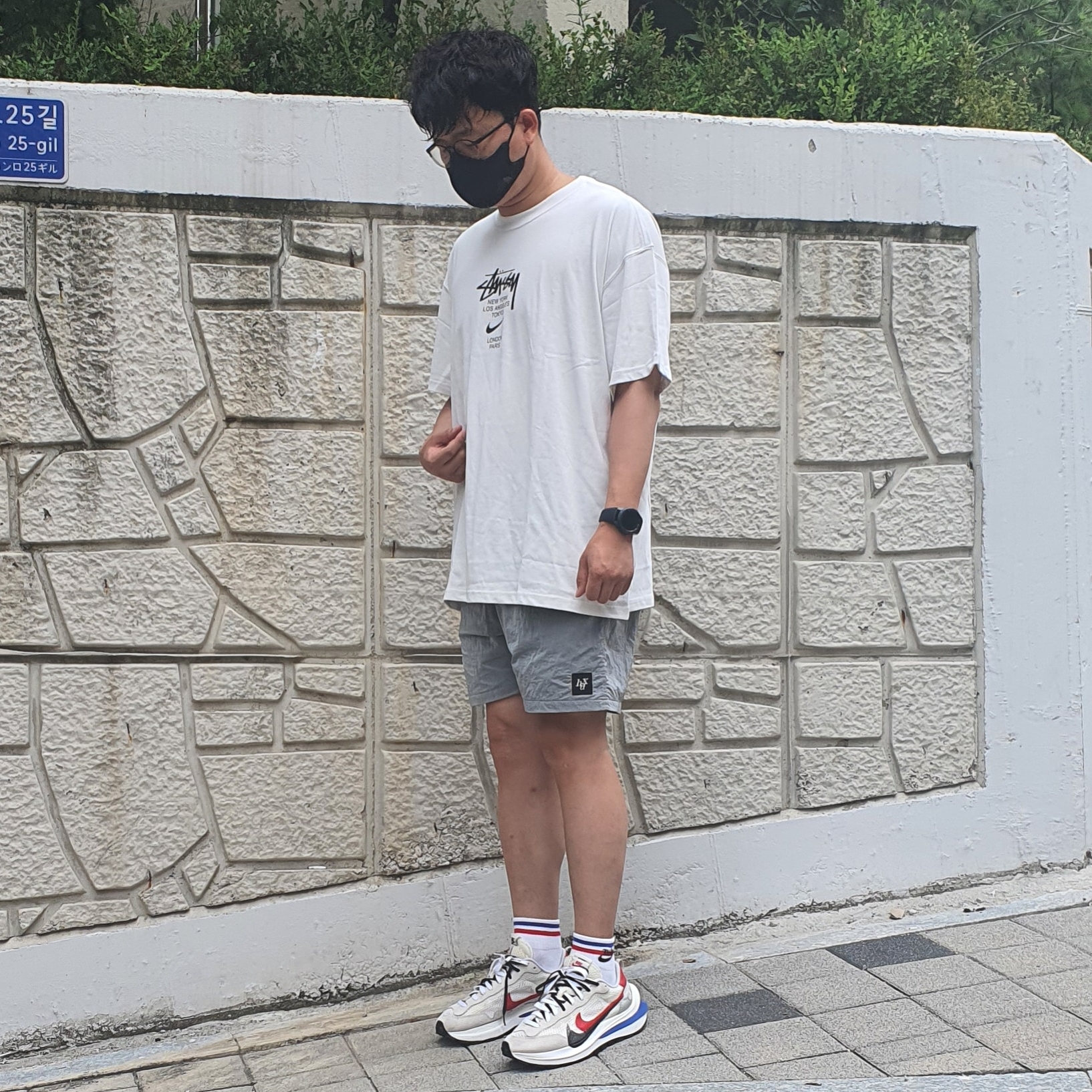 Nike x Stussy WT T-Shirt White - US/EU, Nike x Sacai VaporWaffle Royal Fuchsia 착용 스타일