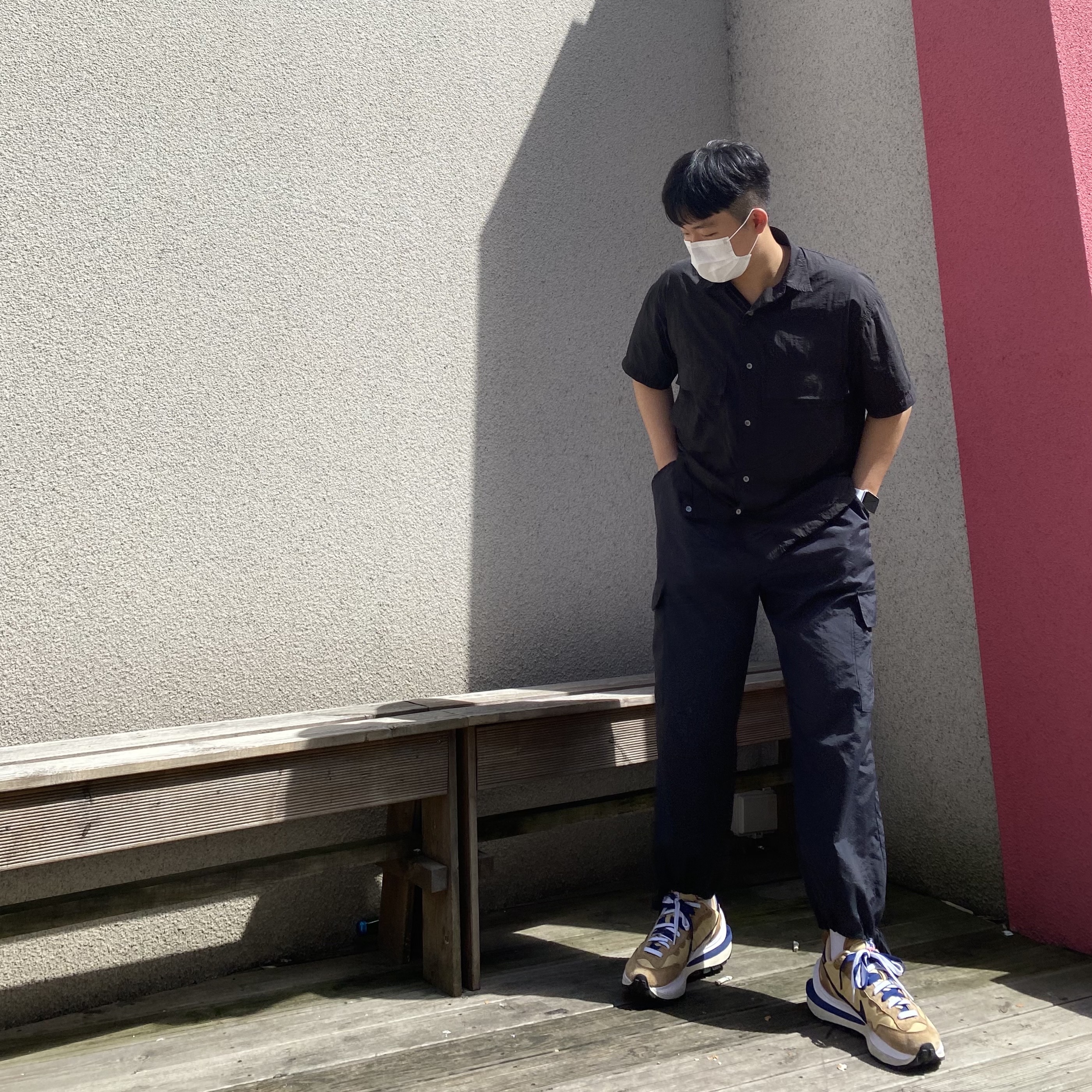 Nike x Sacai VaporWaffle Sesame and Blue Void 착용 스타일