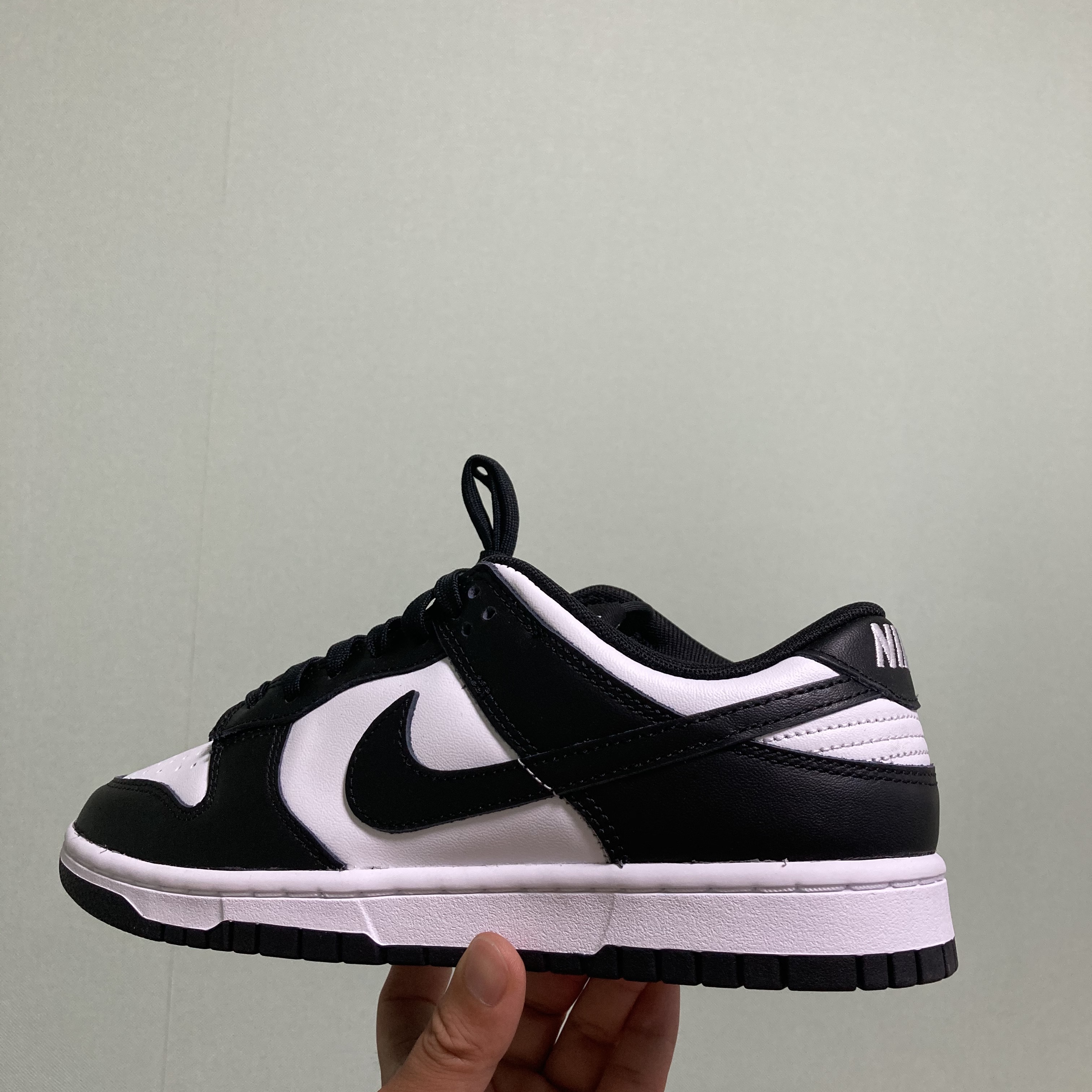 Nike Dunk Low Retro Black 착용 스타일 - 2