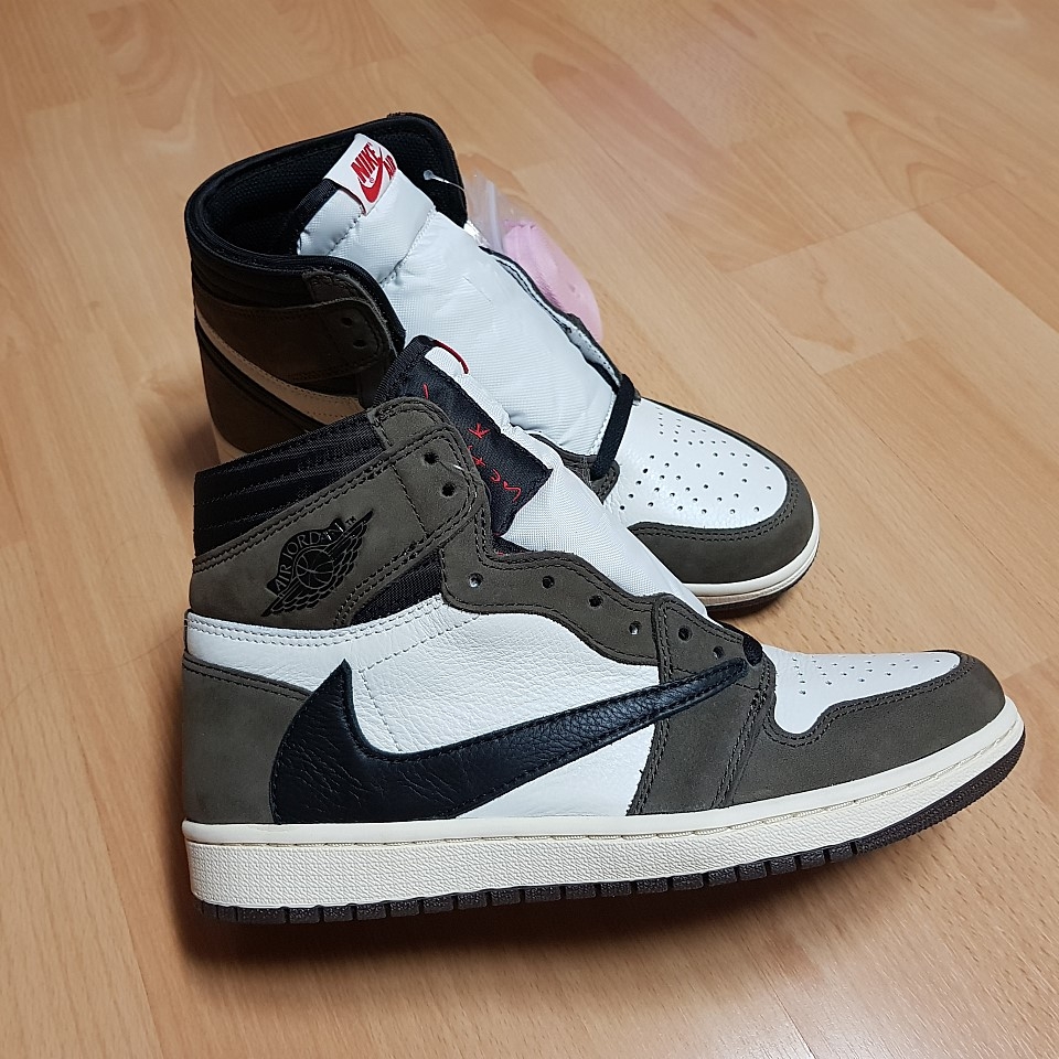 Jordan 1 x Travis Scott Retro High OG SP Mocha 착용 스타일