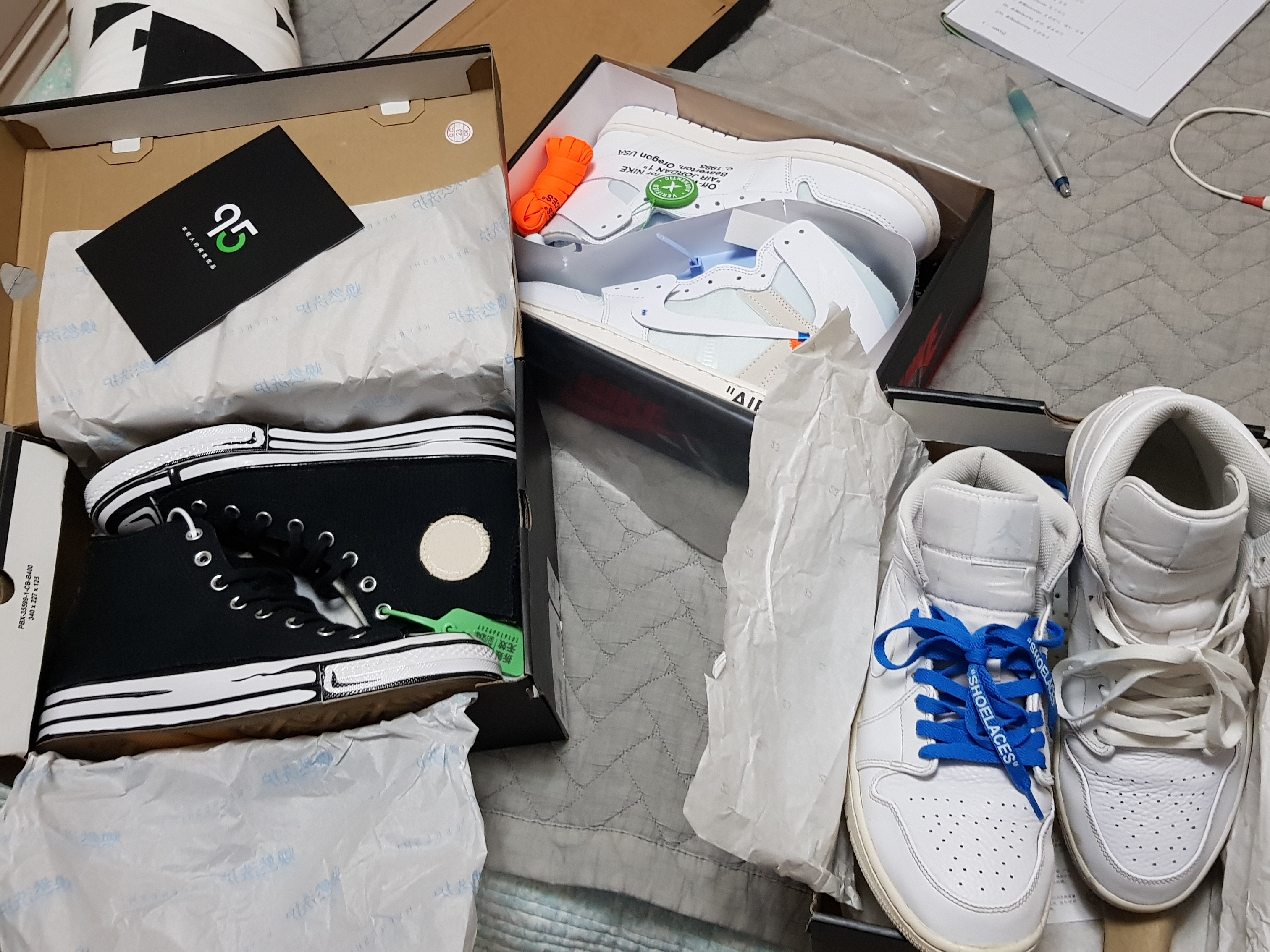 Jordan 1 Mid Triple White, Jordan 1 x Off-White Retro High White 착용 스타일