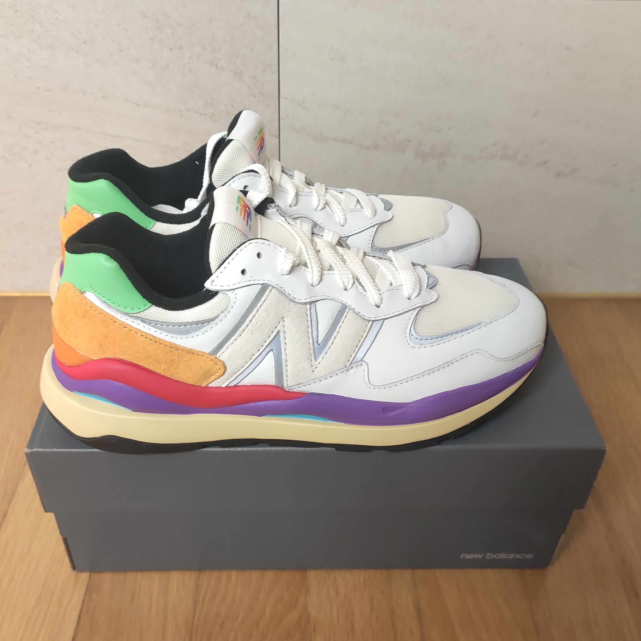 New Balance 5740 White Multicolor 착용 스타일 - 4
