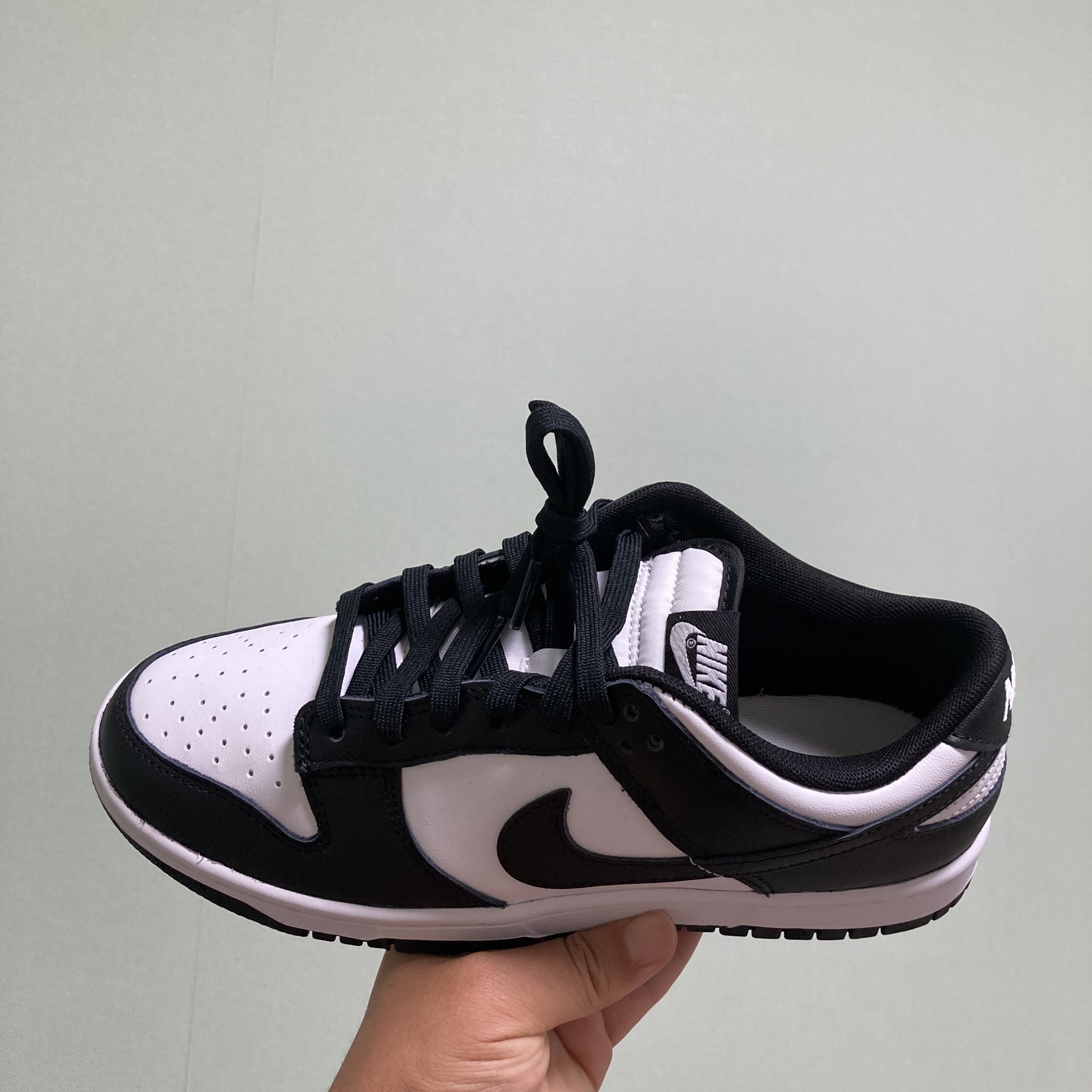 Nike Dunk Low Retro Black 착용 스타일 - 3