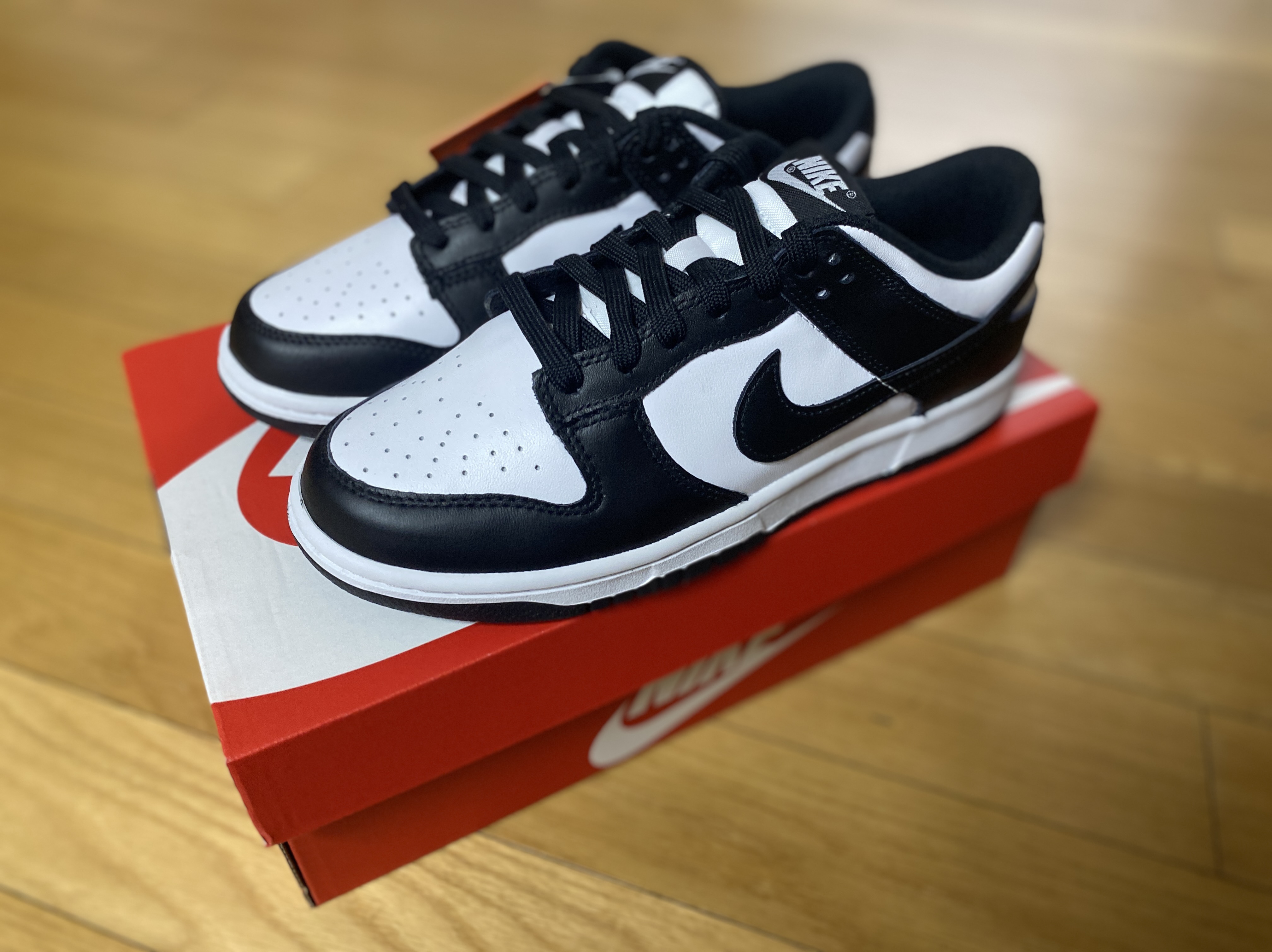(W) Nike Dunk Low Black 착용 스타일 - 1