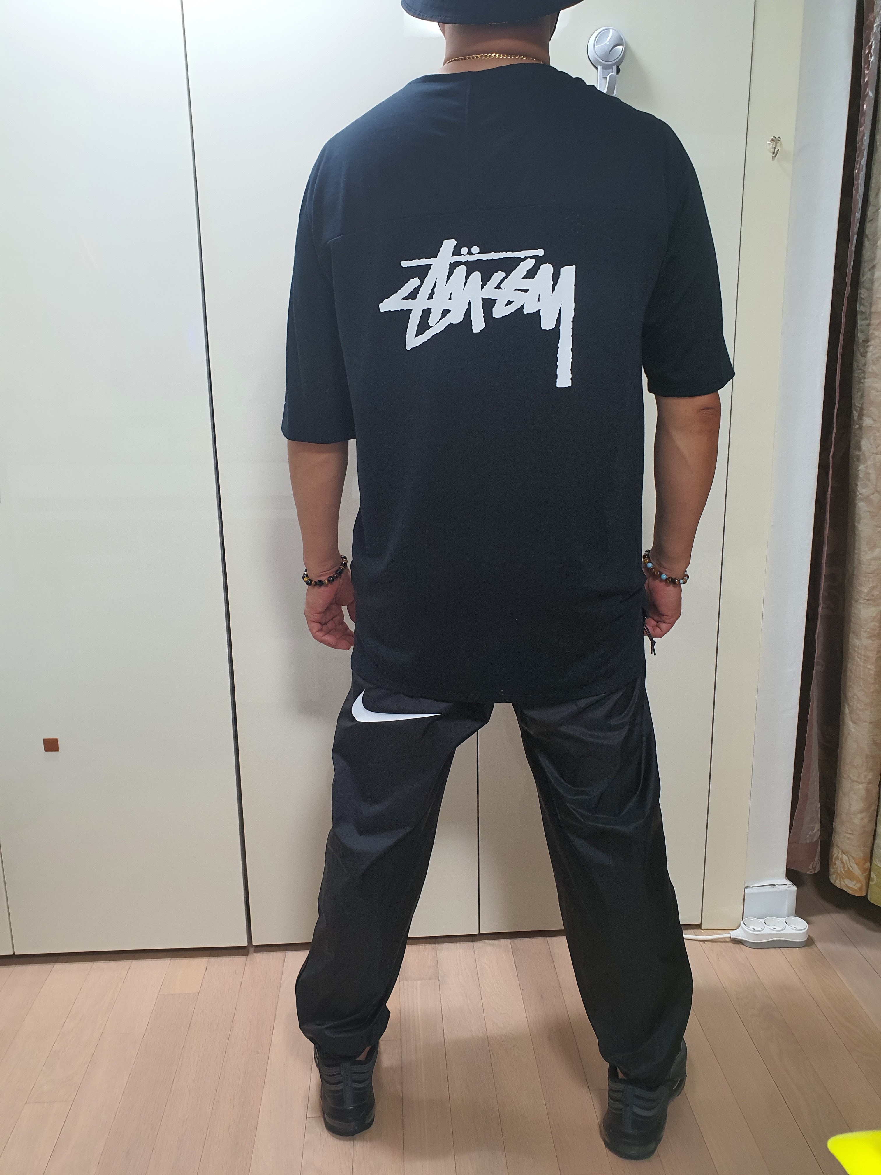 Nike Air Max 97 Black White Anthracite, Jordan Zion Reversible Bucket Hat Black 착용 스타일 - 2