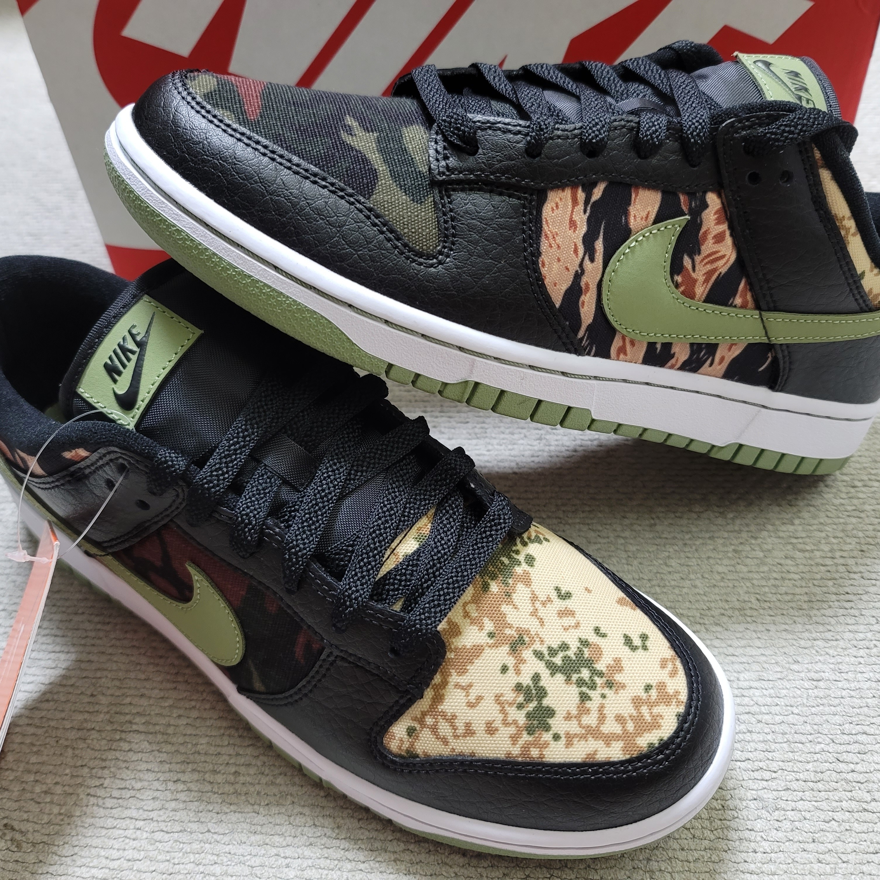 Nike Dunk Low SE Black Multi Camo 착용 스타일