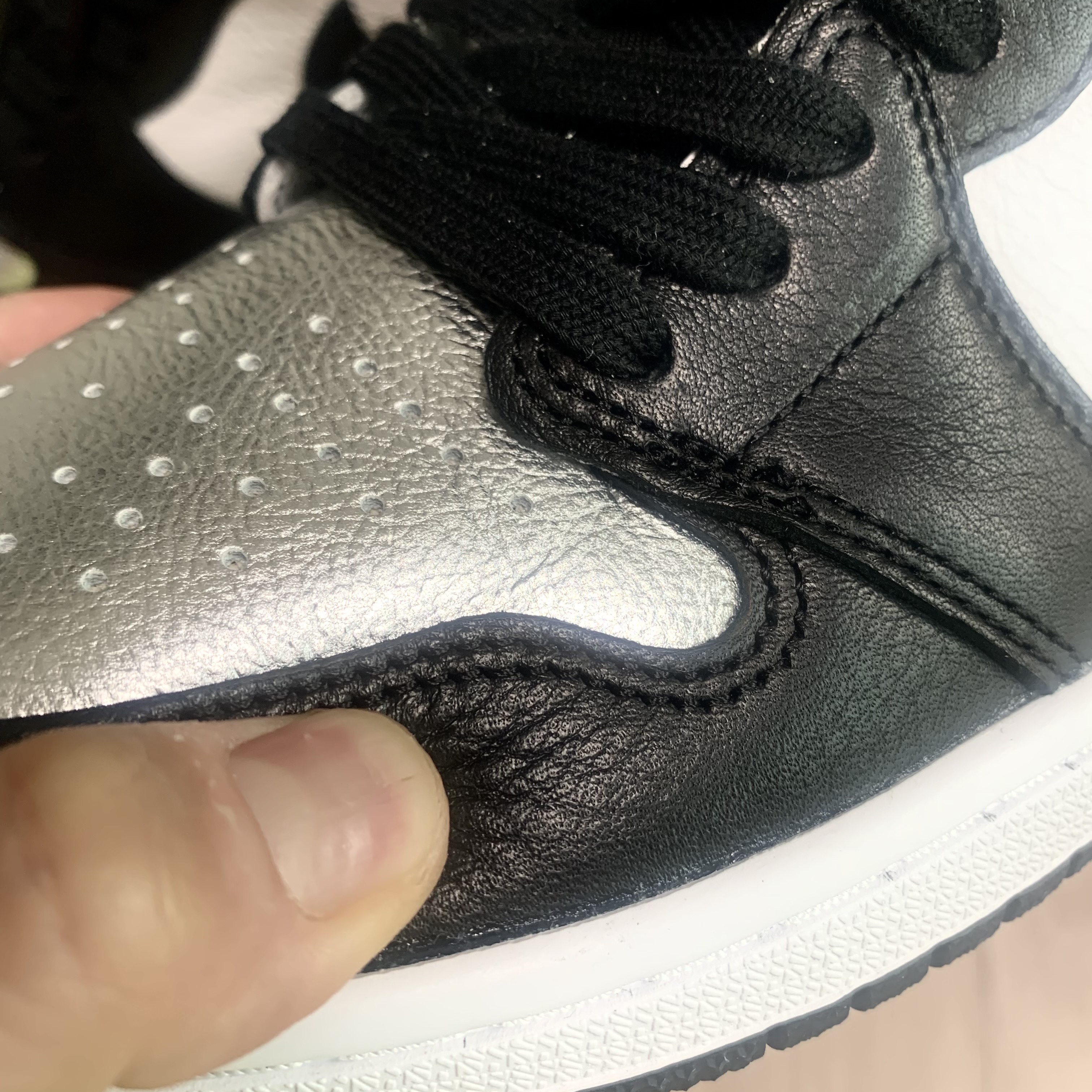 (W) Jordan 1 Retro High OG Silver Toe 착용 스타일 - 3