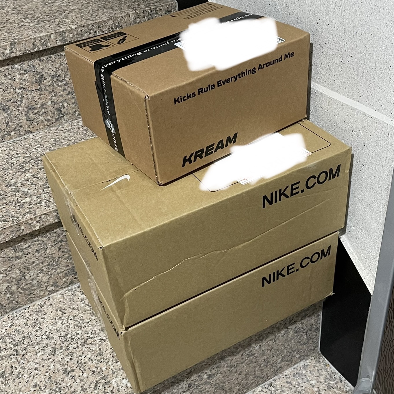 Nike Heritage 86 Futura Washed Cap Gold 착용 스타일
