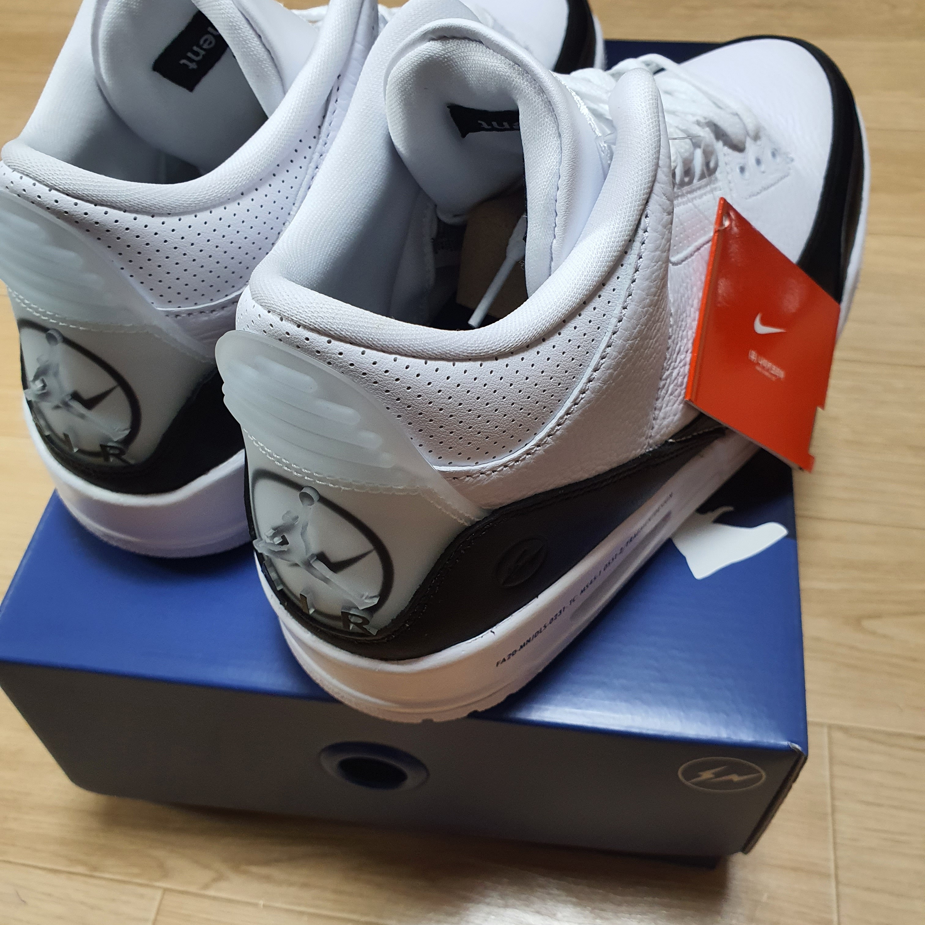 Jordan 3 x Fragment Retro SP White Black 착용 스타일 - 2