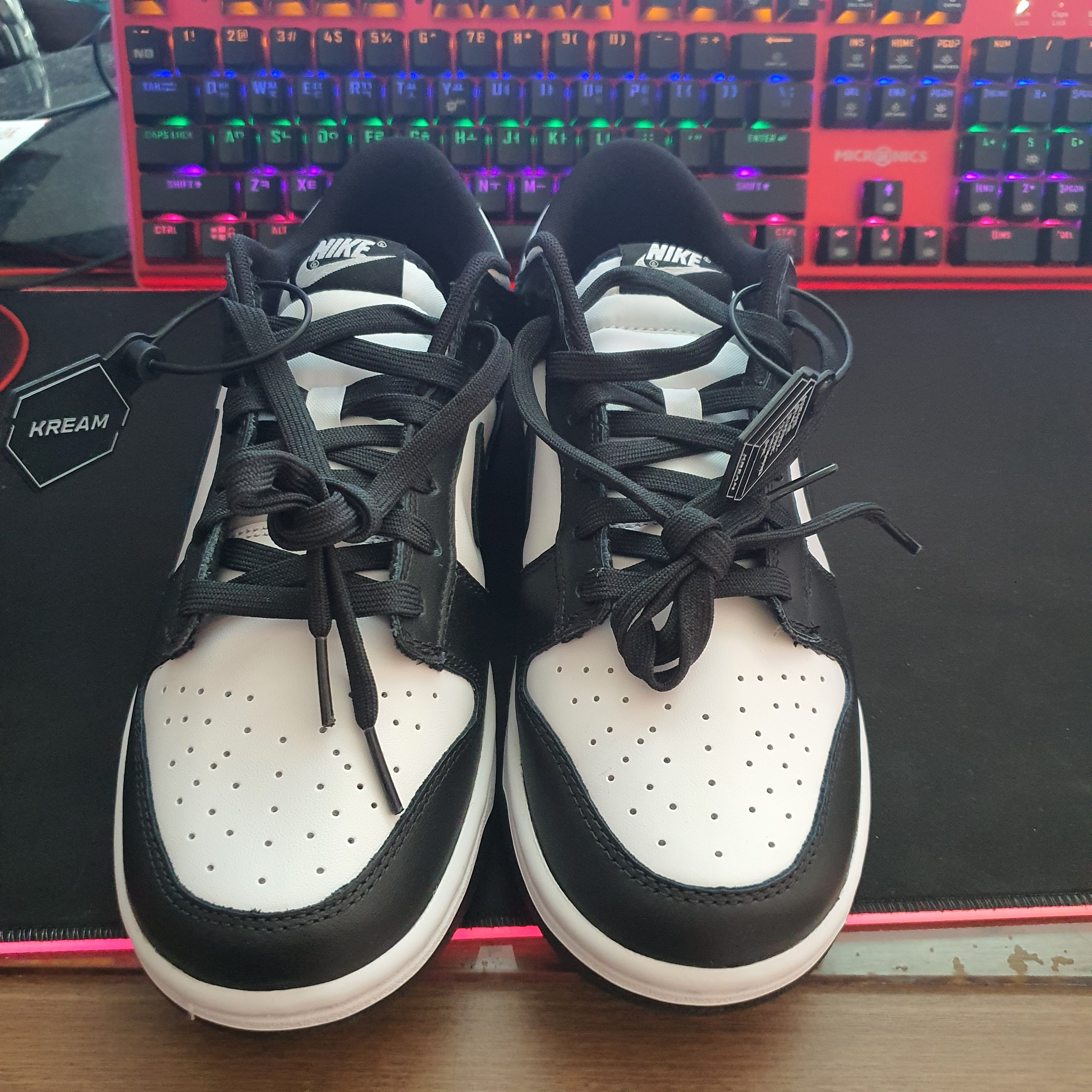 Nike Dunk Low Retro Black 착용 스타일 - 2