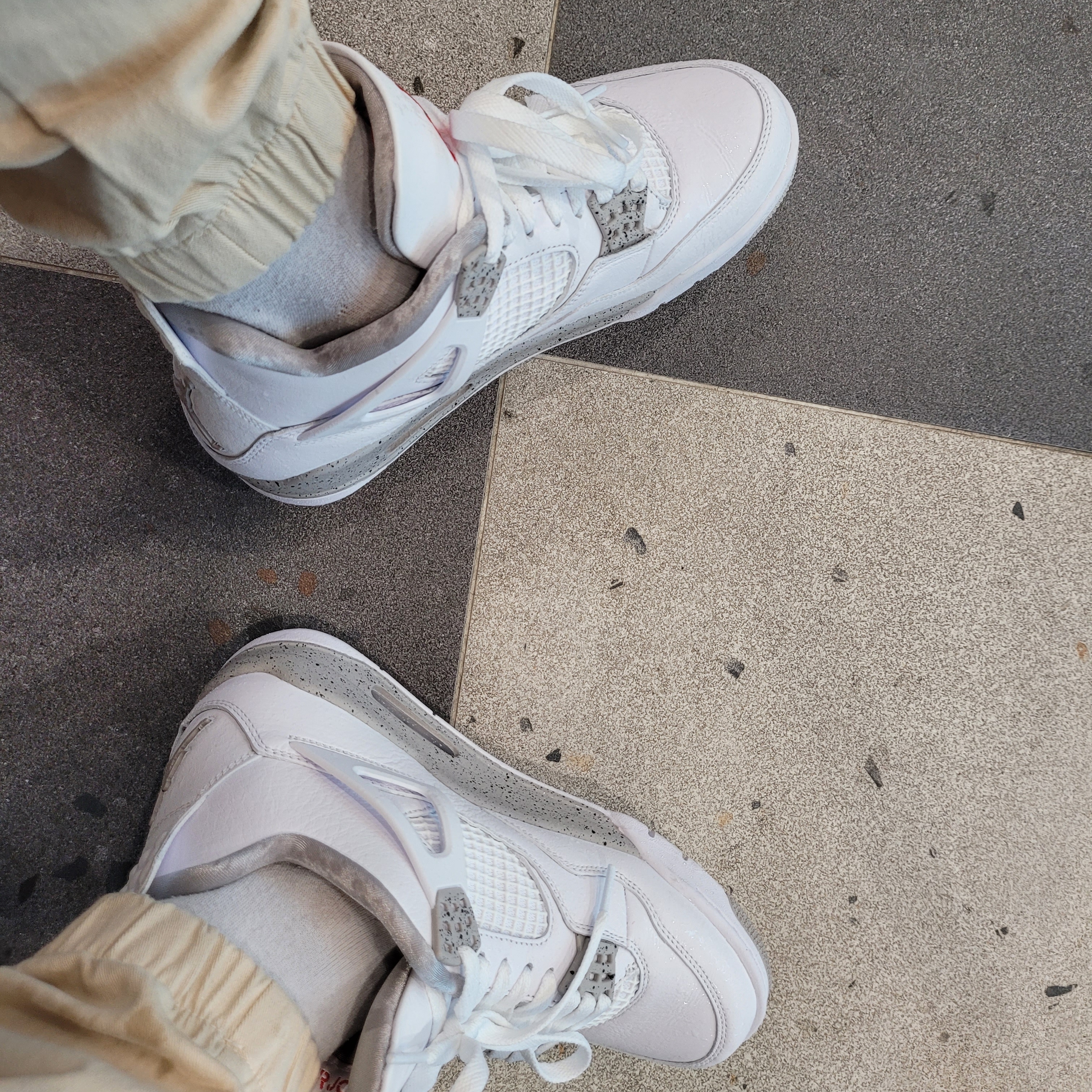 Jordan 4 Retro Tech White 착용 스타일 - 3