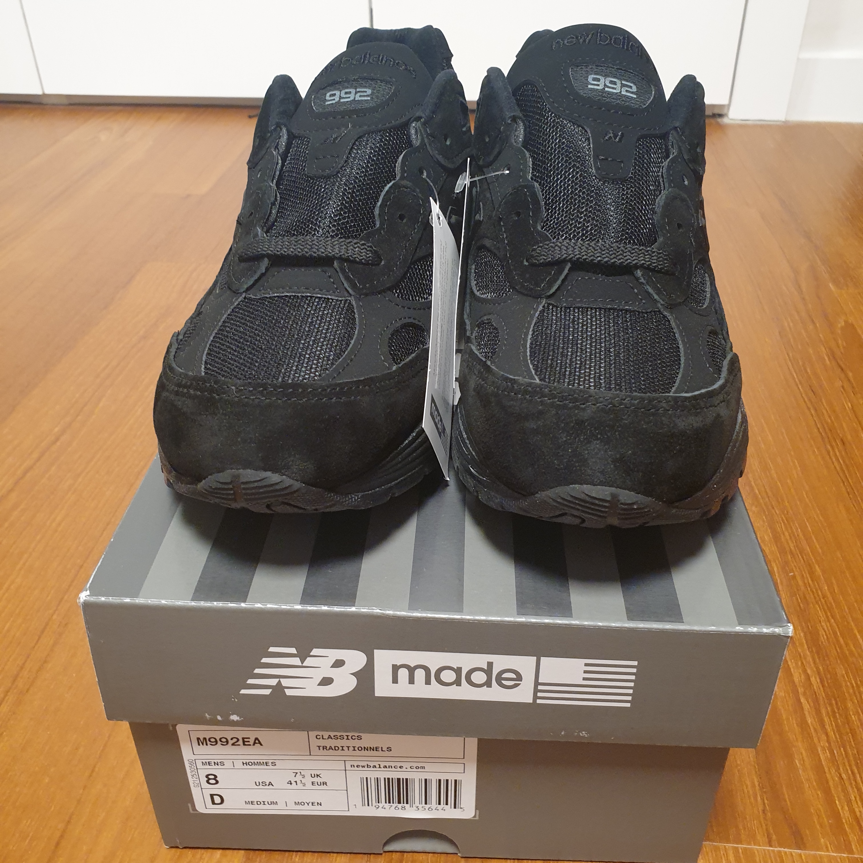 New Balance 992 Made in USA Triple Black 착용 스타일 - 3