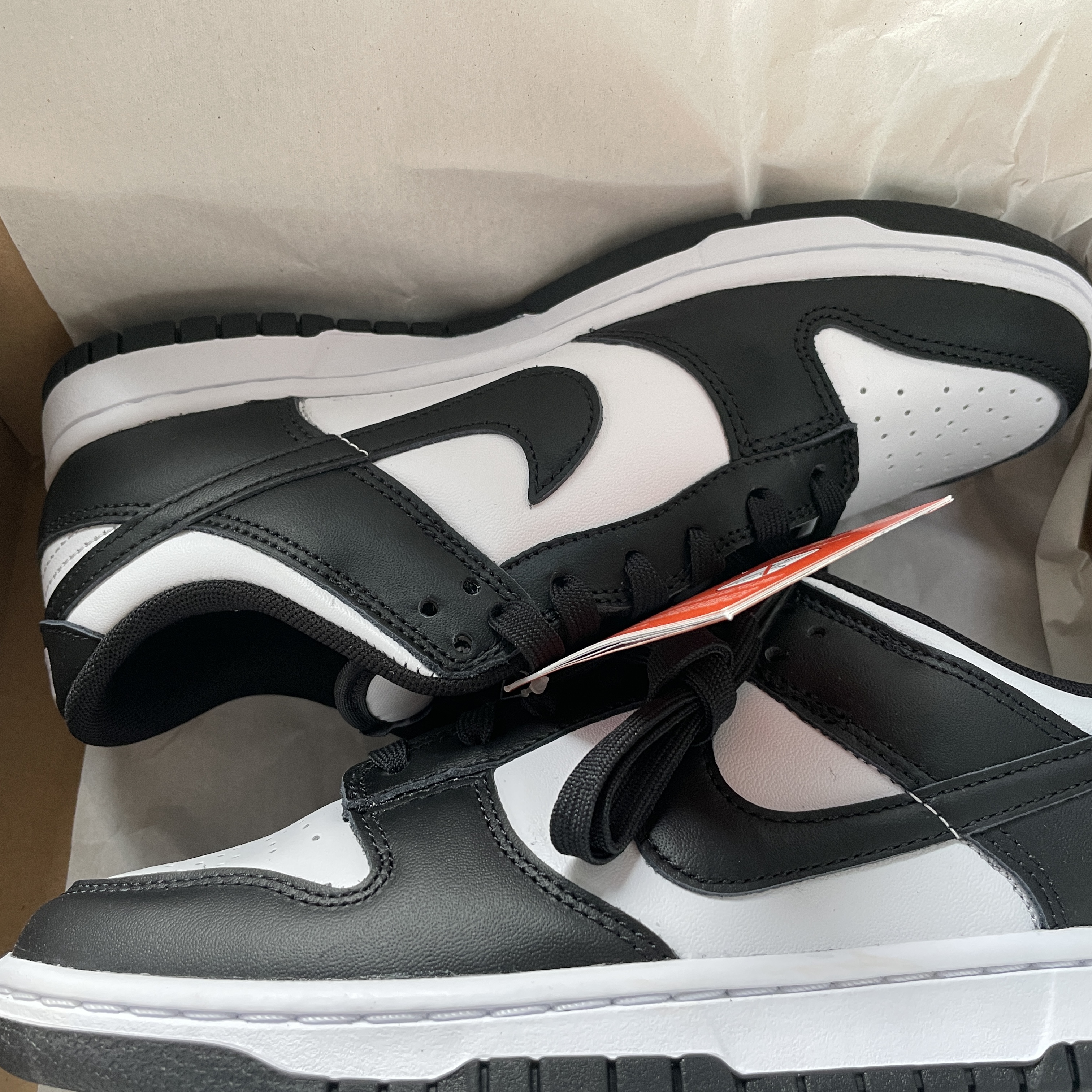 Nike Dunk Low Retro Black 착용 스타일